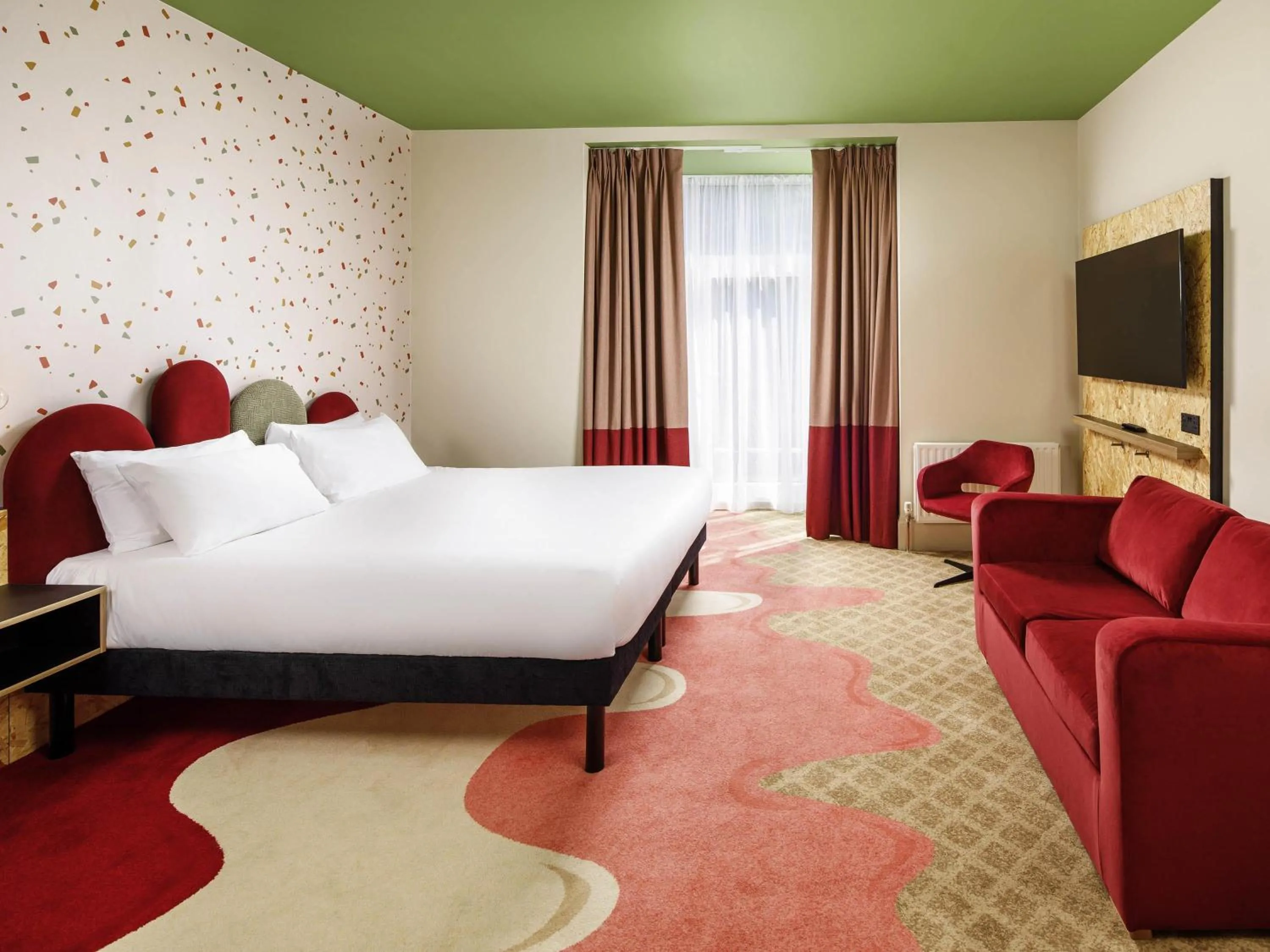 Bedroom, Bed in ibis Styles Bournemouth