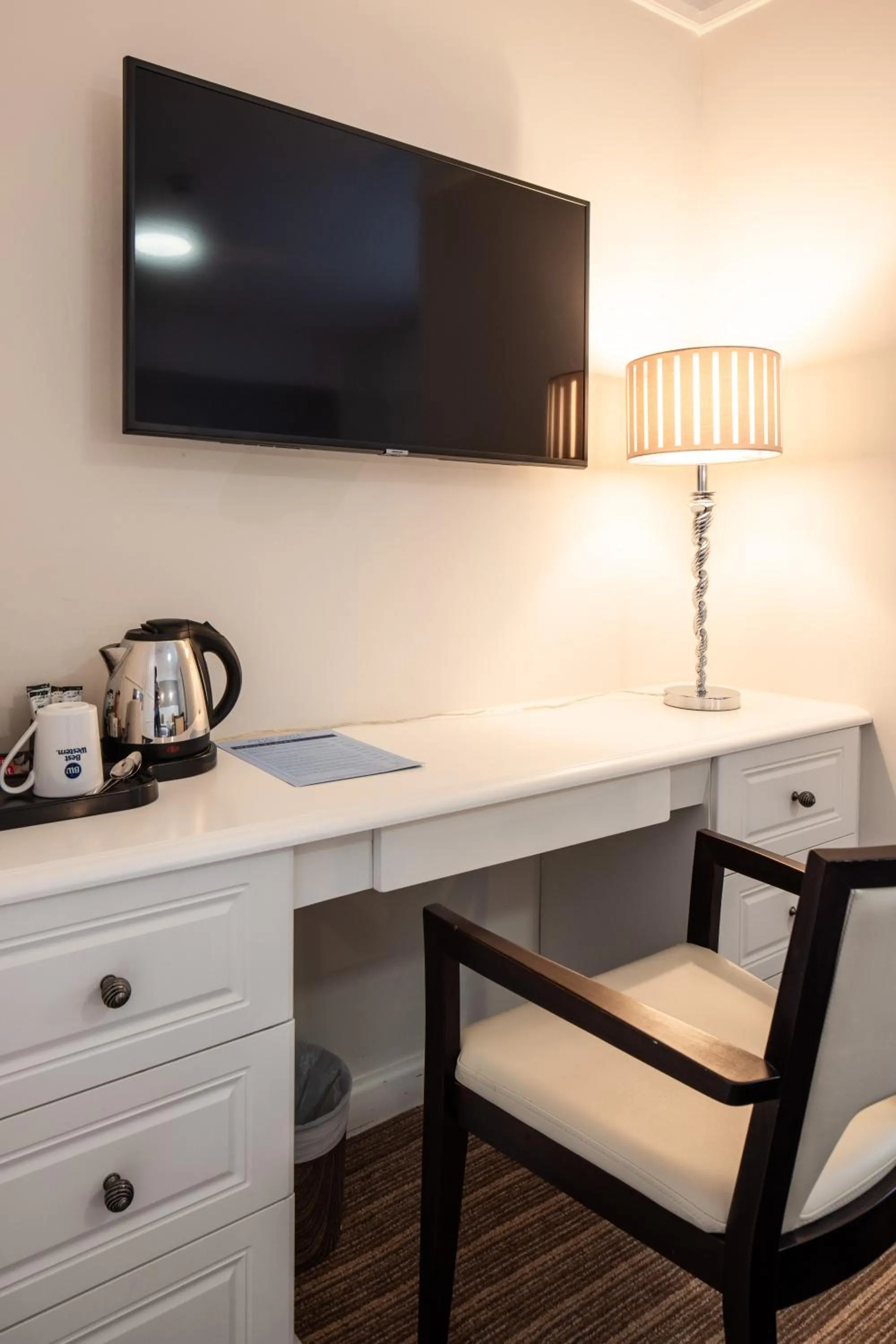 Coffee/tea facilities in Best Western Royal Hotel