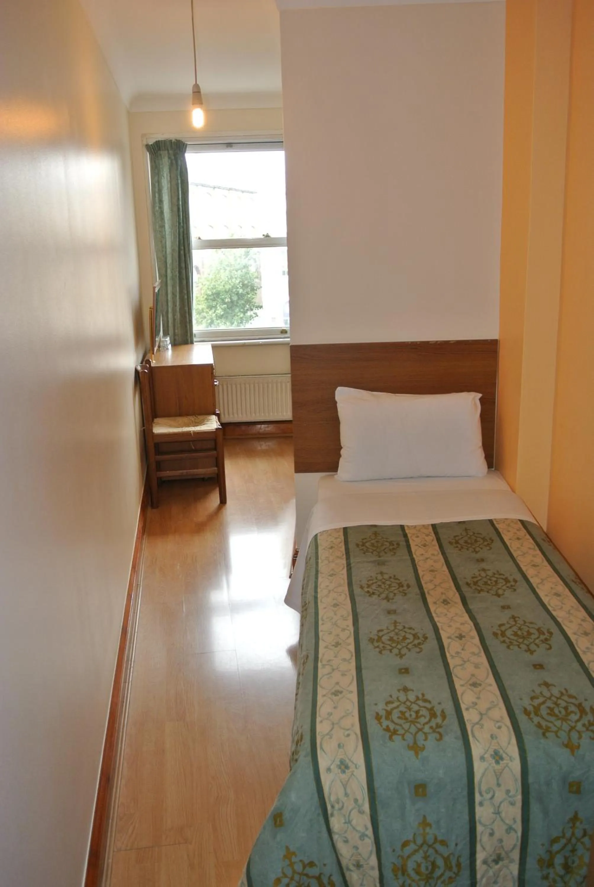 Bed in Carlton Hotel