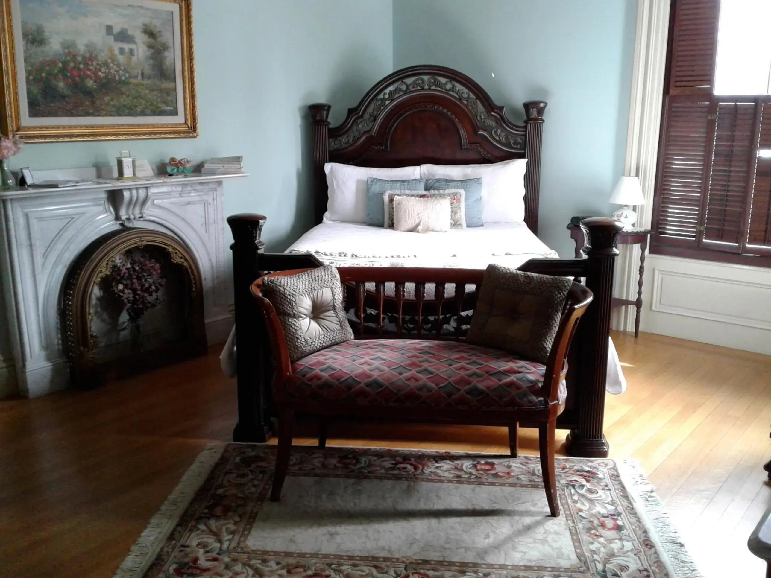 Queen Room in Proctor Mansion Inn Queen Room in Proctor Mansion Inn