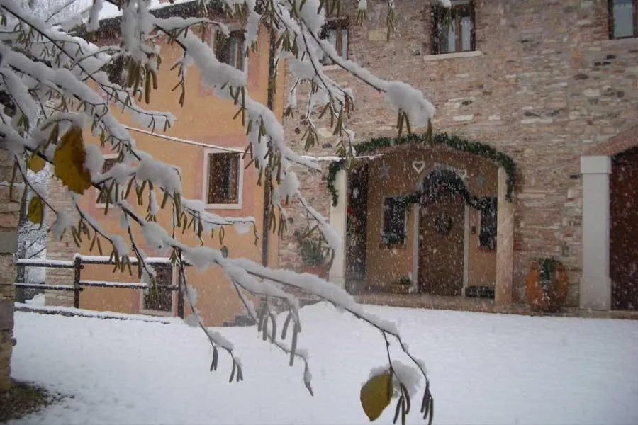 Facade/entrance in Antica Corte Leguzzano B&B