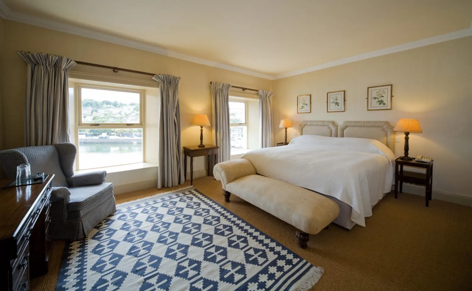 Photo of the whole room, Bed in Perryville House