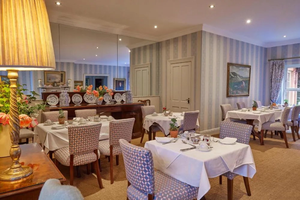 Breakfast in Perryville House