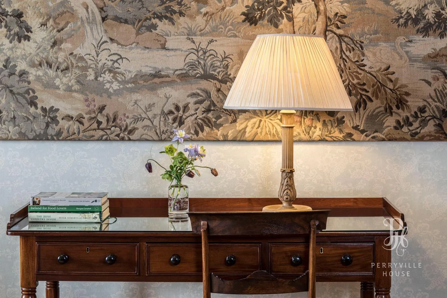 hair dresser in Perryville House