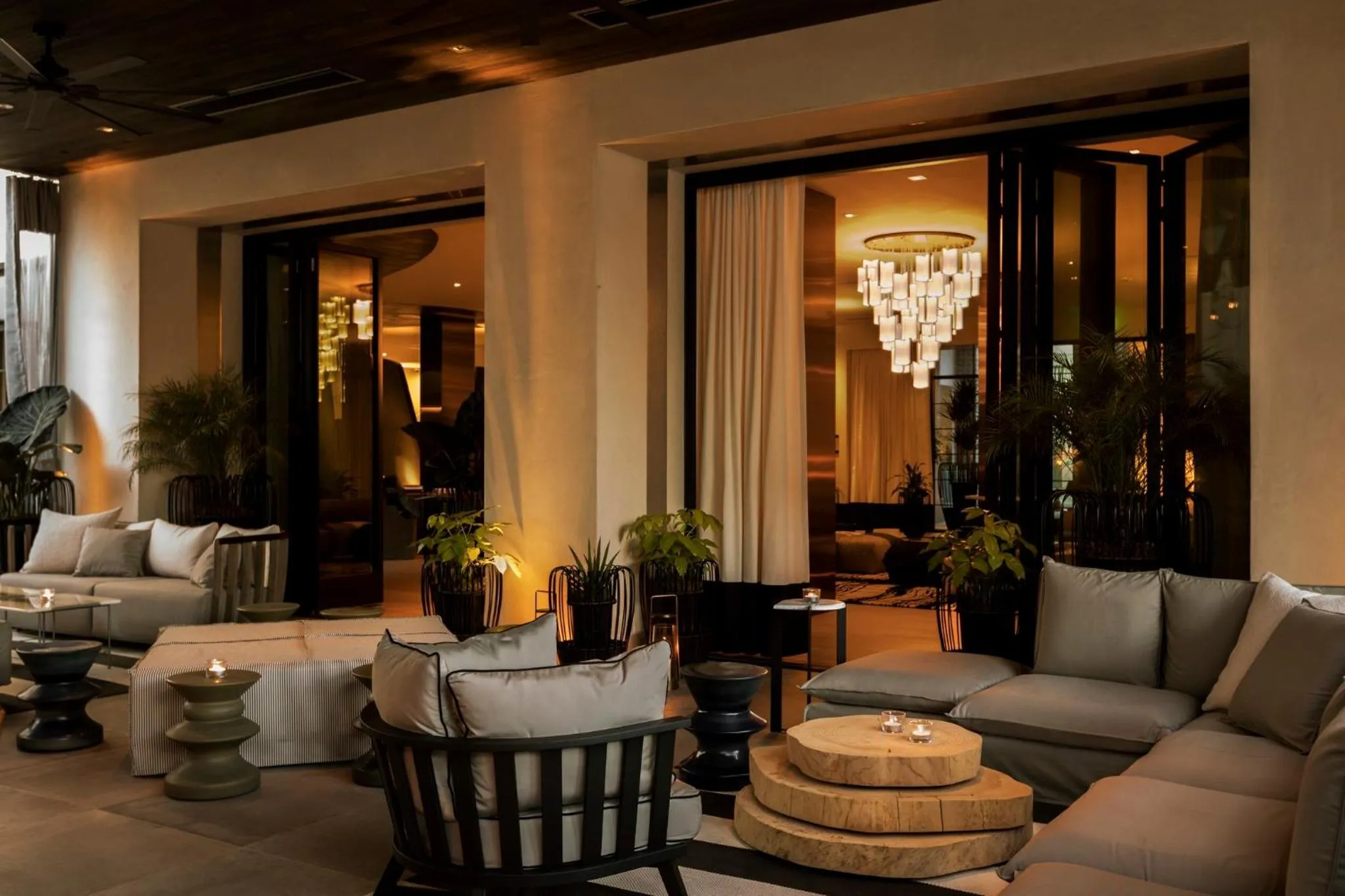 Property building in Kimpton La Peer Hotel West Hollywood by IHG