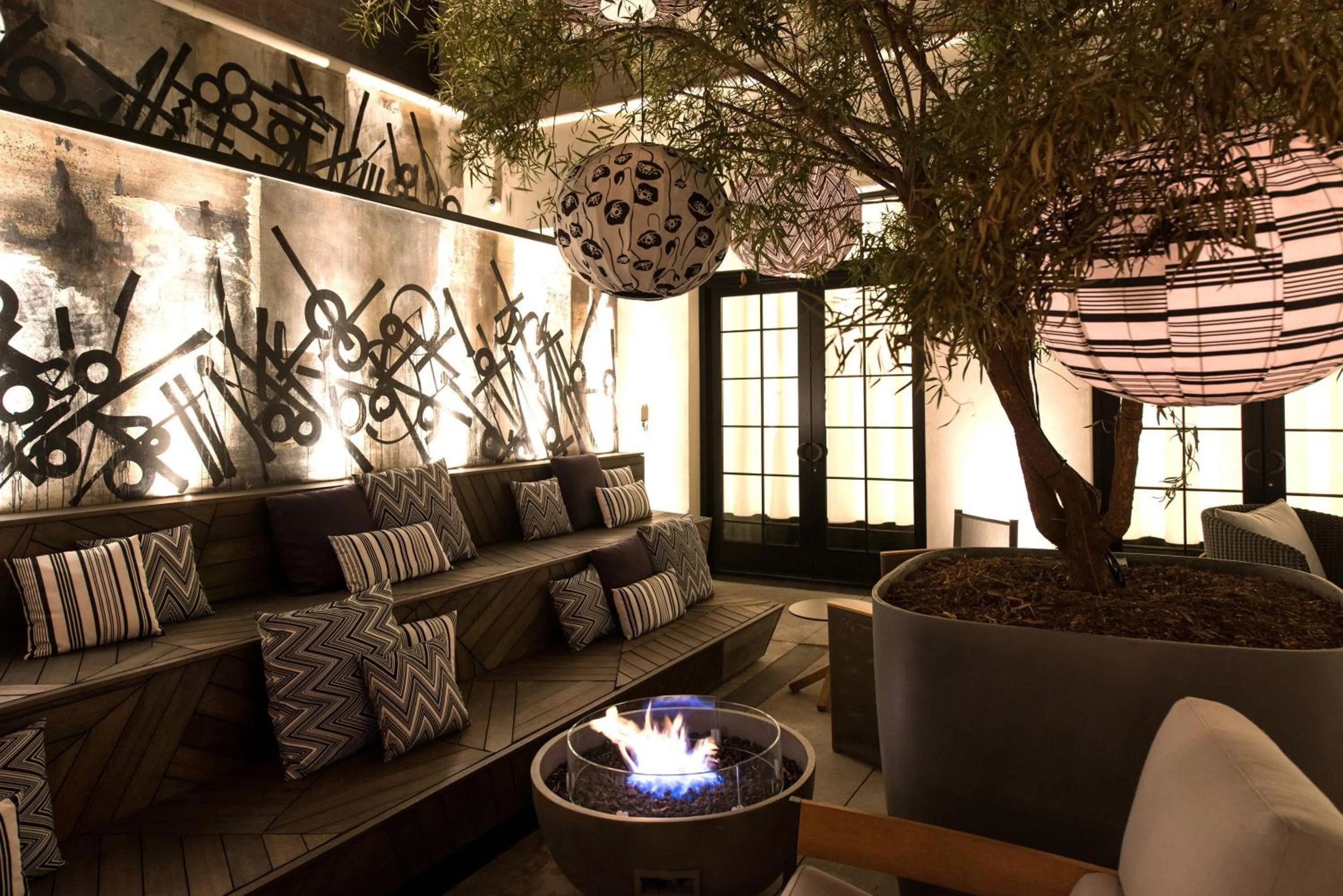 Property building in Kimpton La Peer Hotel West Hollywood by IHG