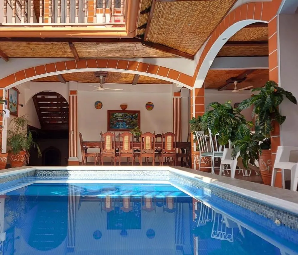 Swimming pool in Hotel La Gran Sultana