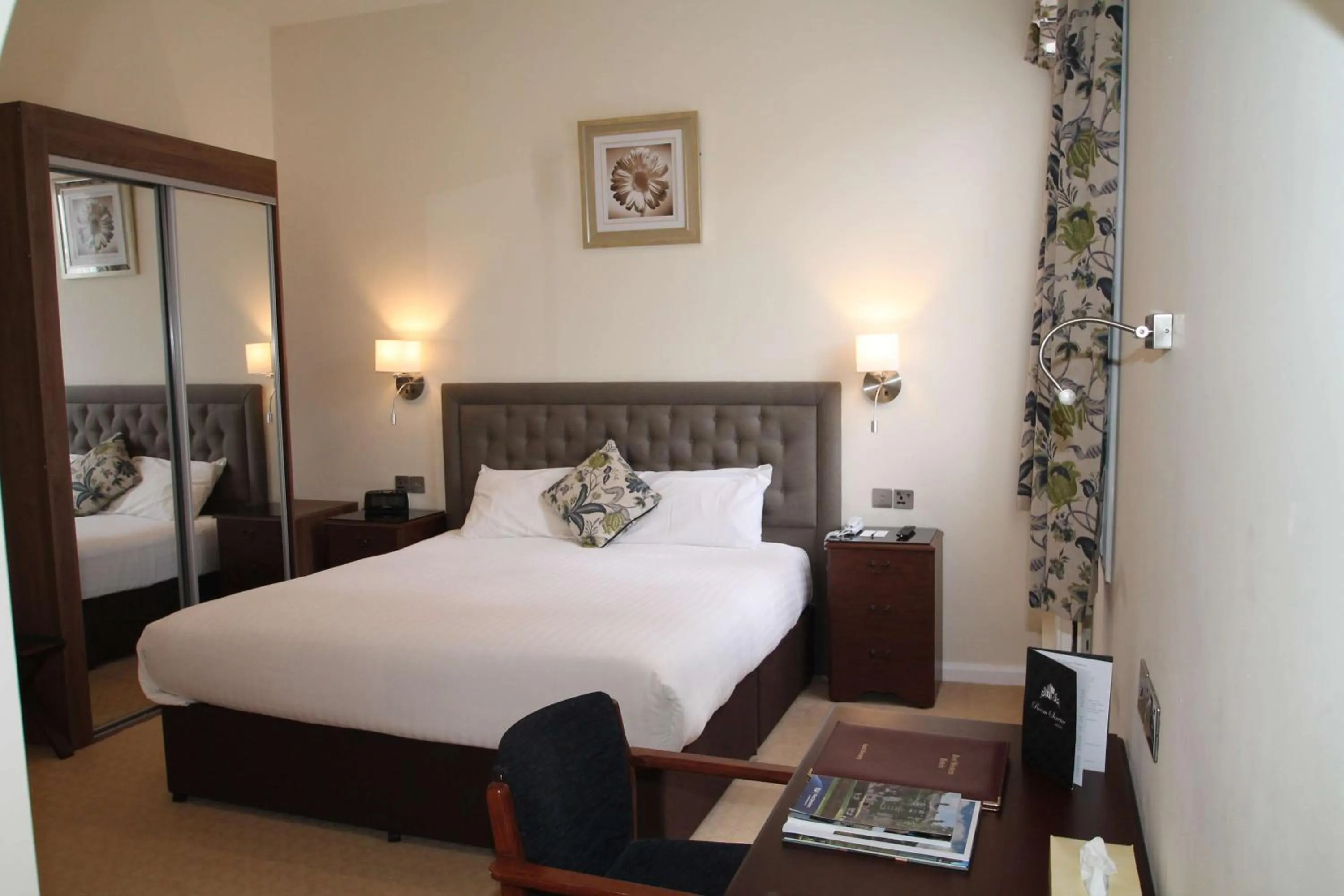 Photo of the whole room, Bed in Bestwood Lodge Hotel