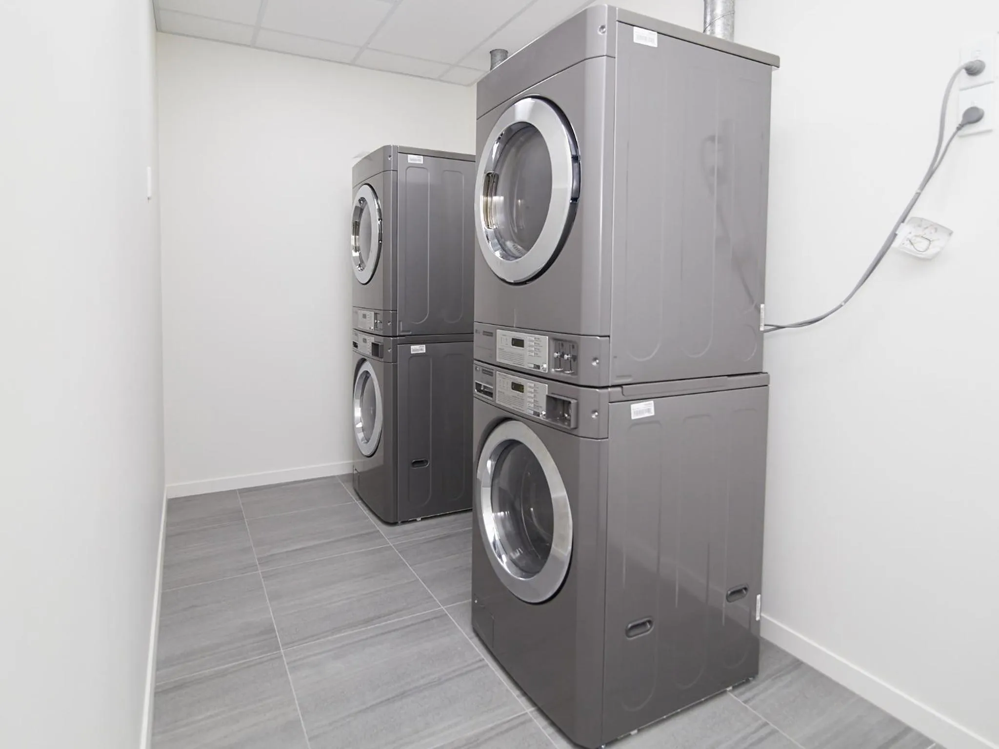 Property building in Three Palms Lodge