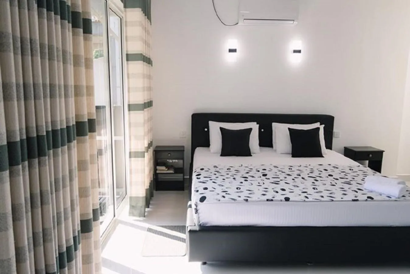 Bed in e-stay Hanthana Kandy