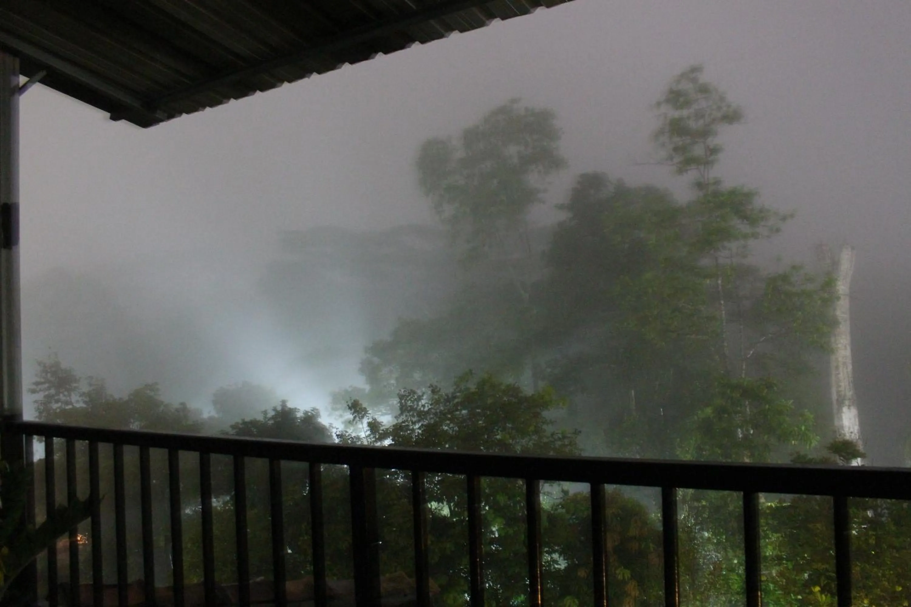 Balcony/Terrace in e-stay Hanthana Kandy