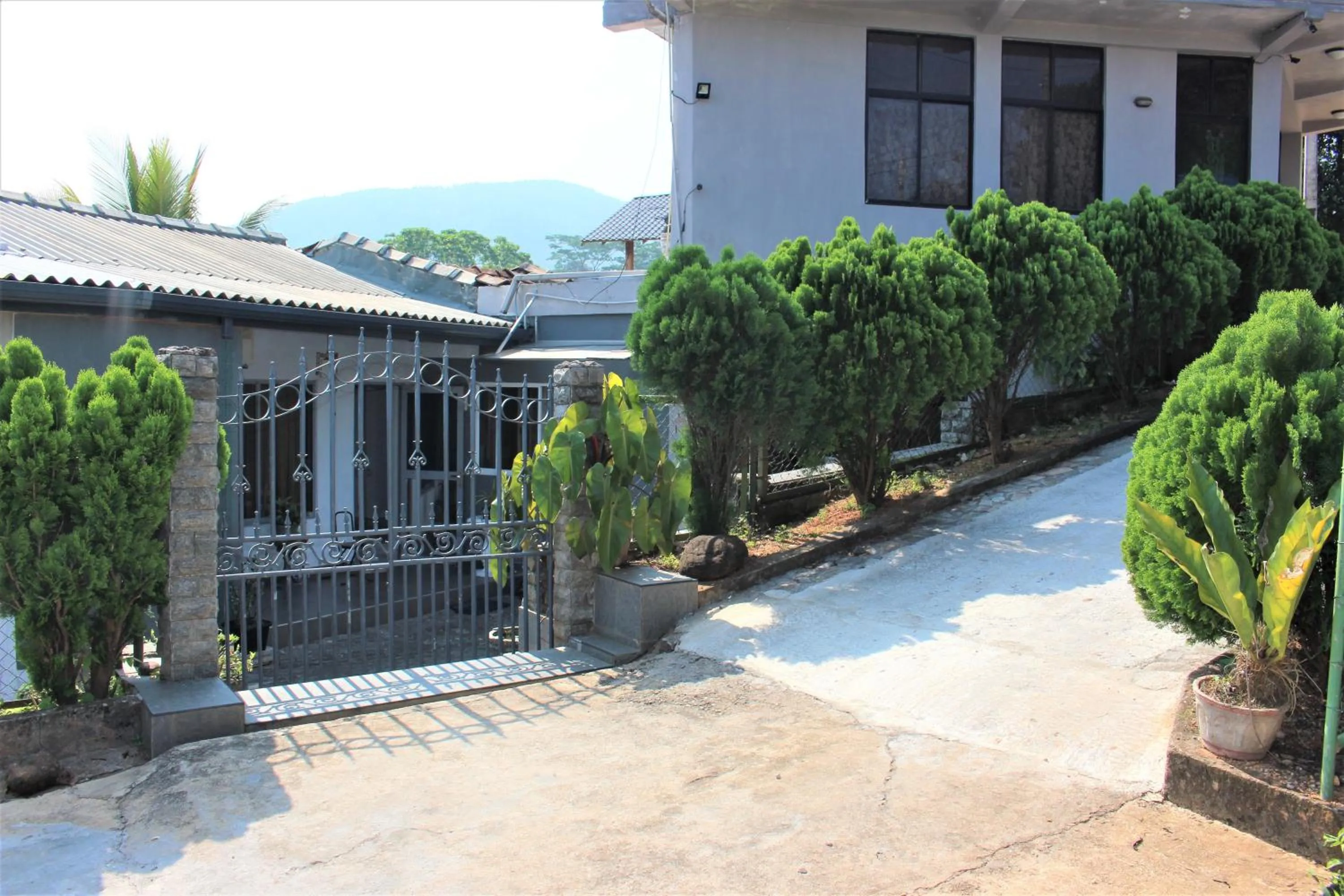 Property building in e-stay Hanthana Kandy