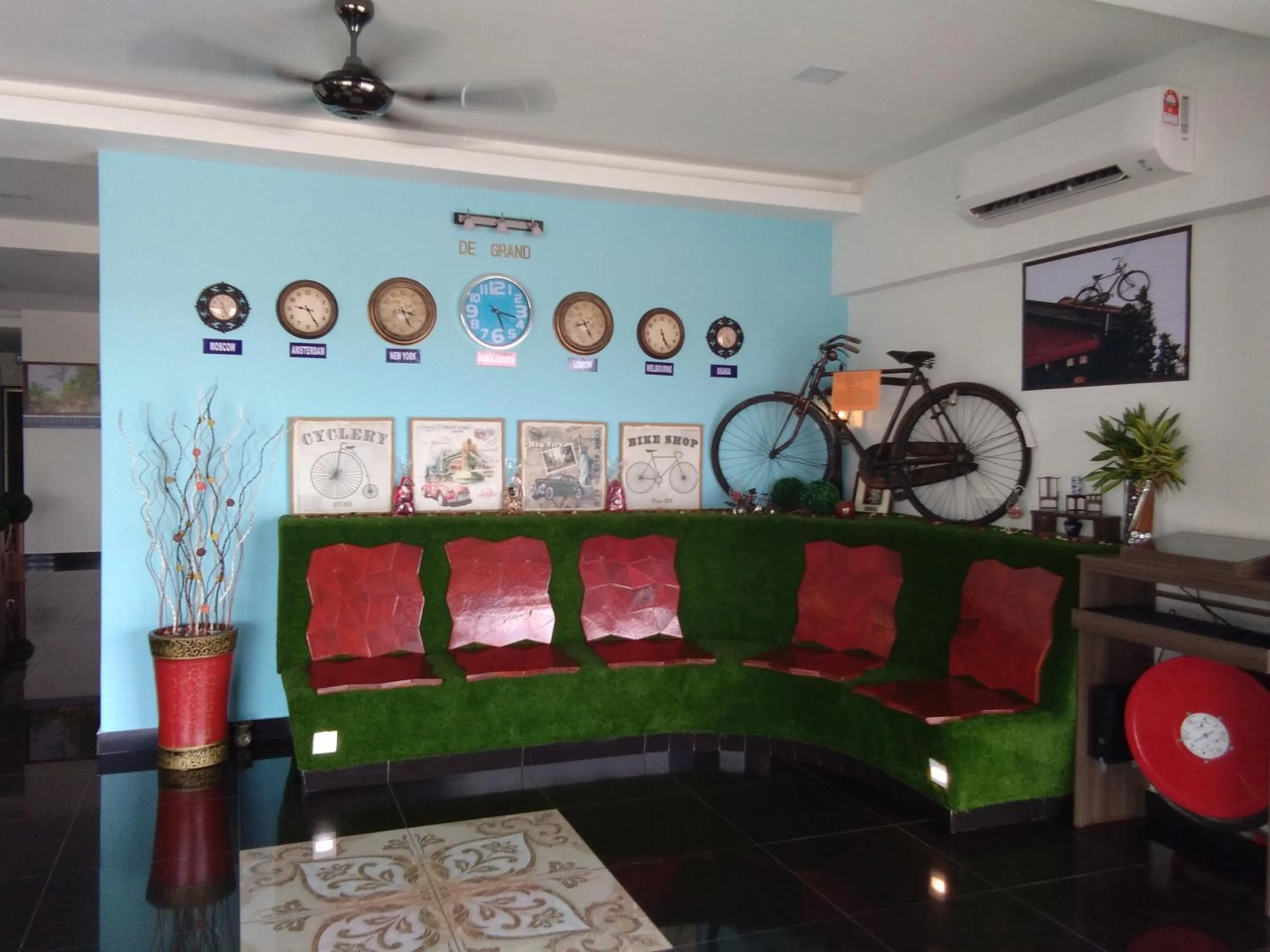 Lobby or reception in De Grand Boutique Hotel