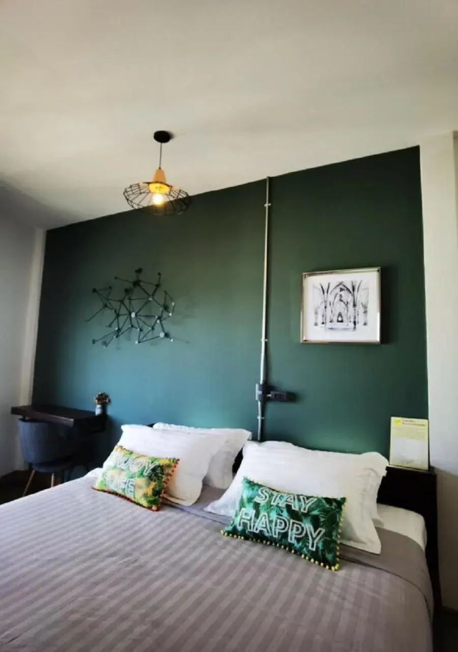 Superior Queen Room in Chernchan Hostel Superior Queen Room in Chernchan Hostel