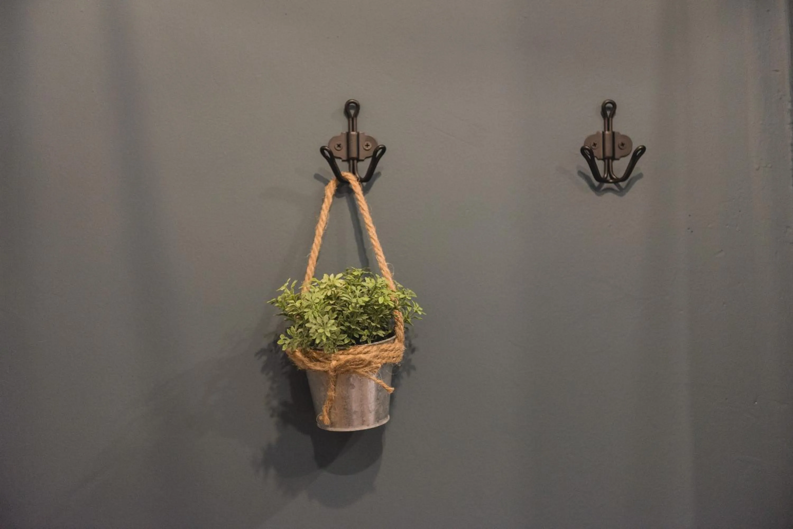 Decorative detail in Chernchan Hostel