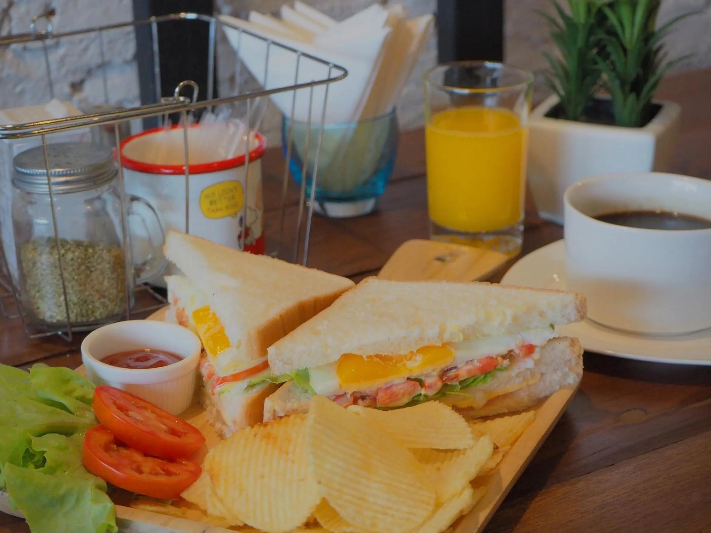 Breakfast in Chernchan Hostel