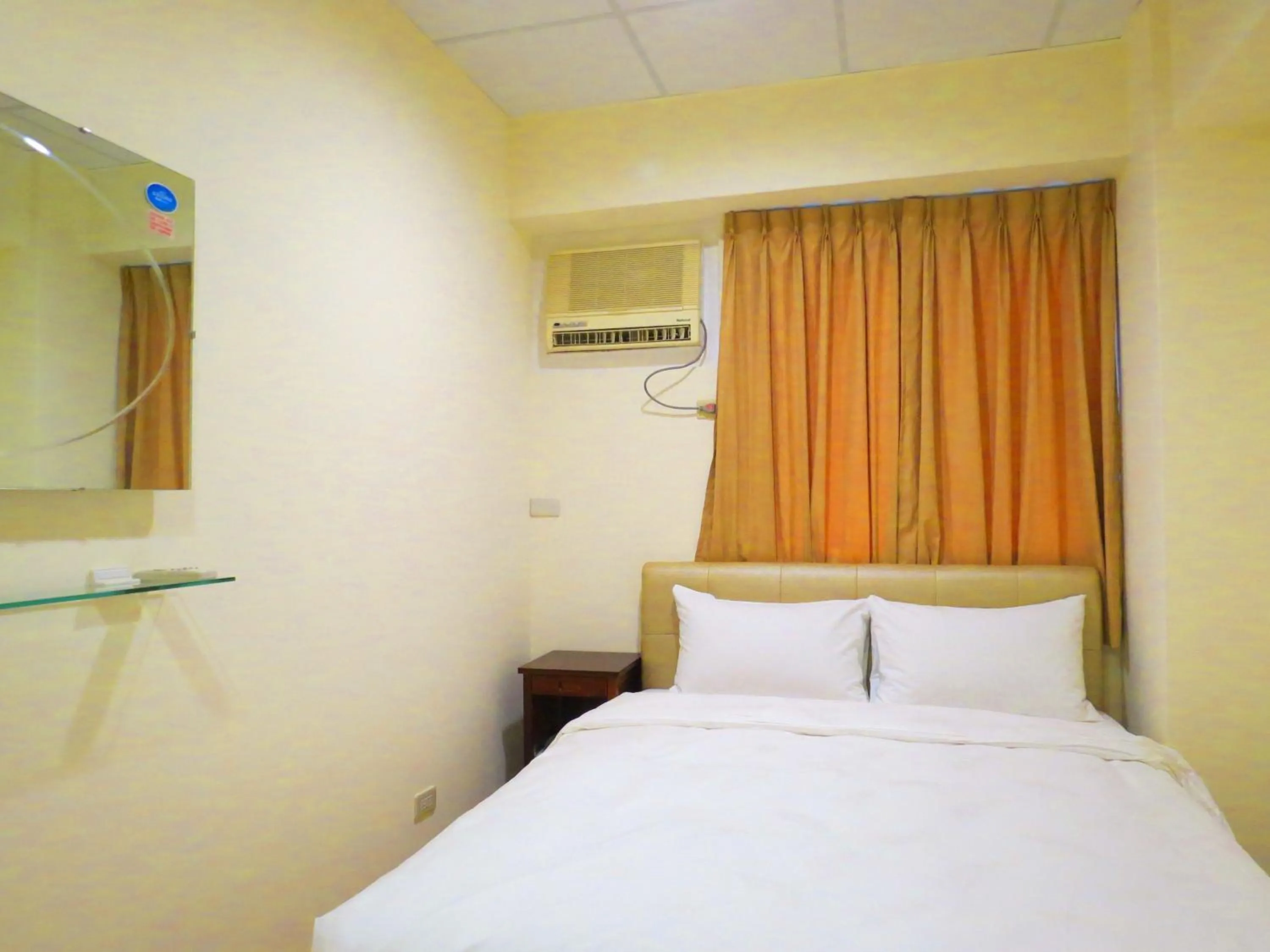 Decorative detail, Bed in eZ Stay Juifen(Ruifang Station)