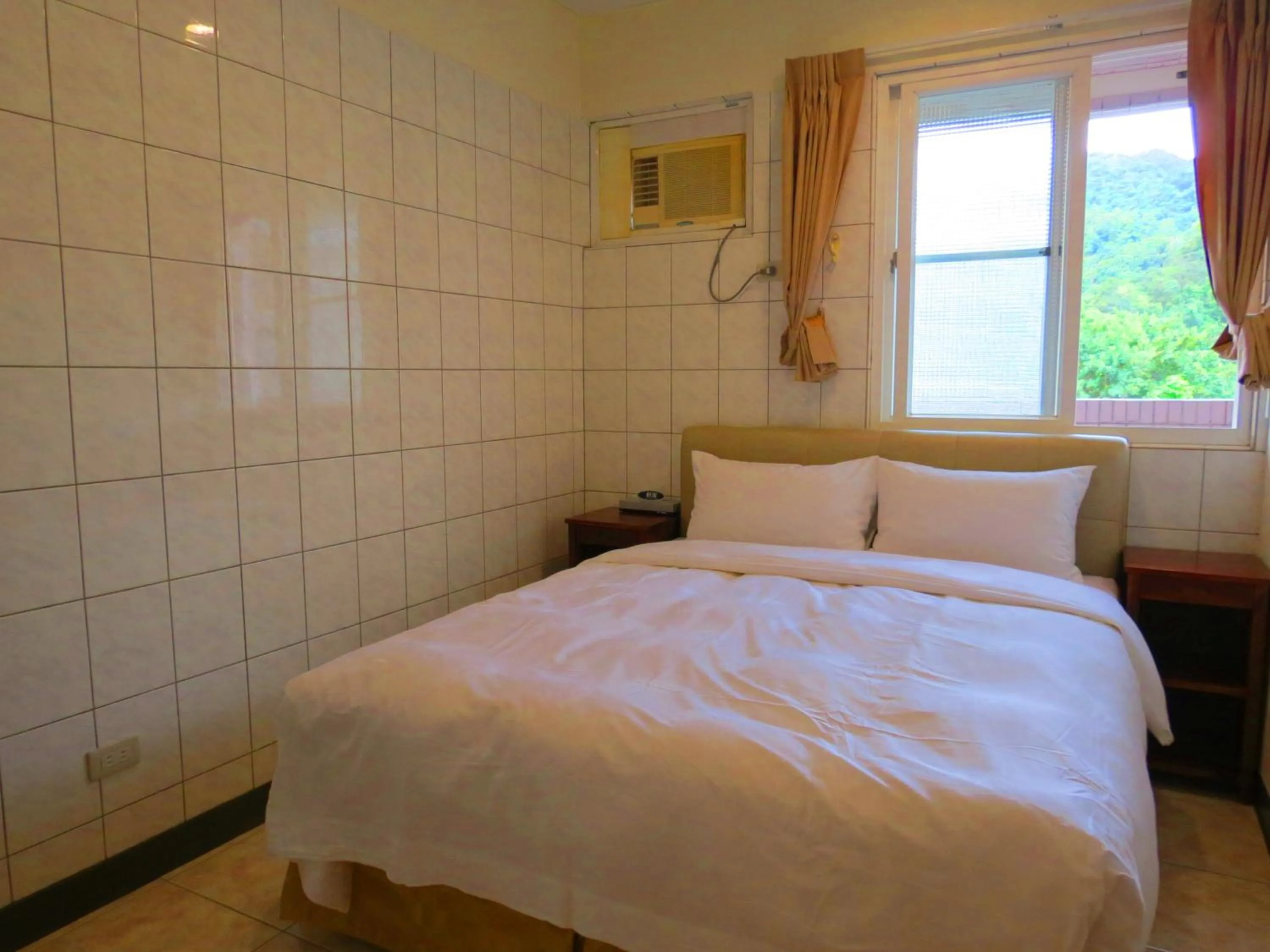 Bedroom, Bed in eZ Stay Juifen(Ruifang Station)