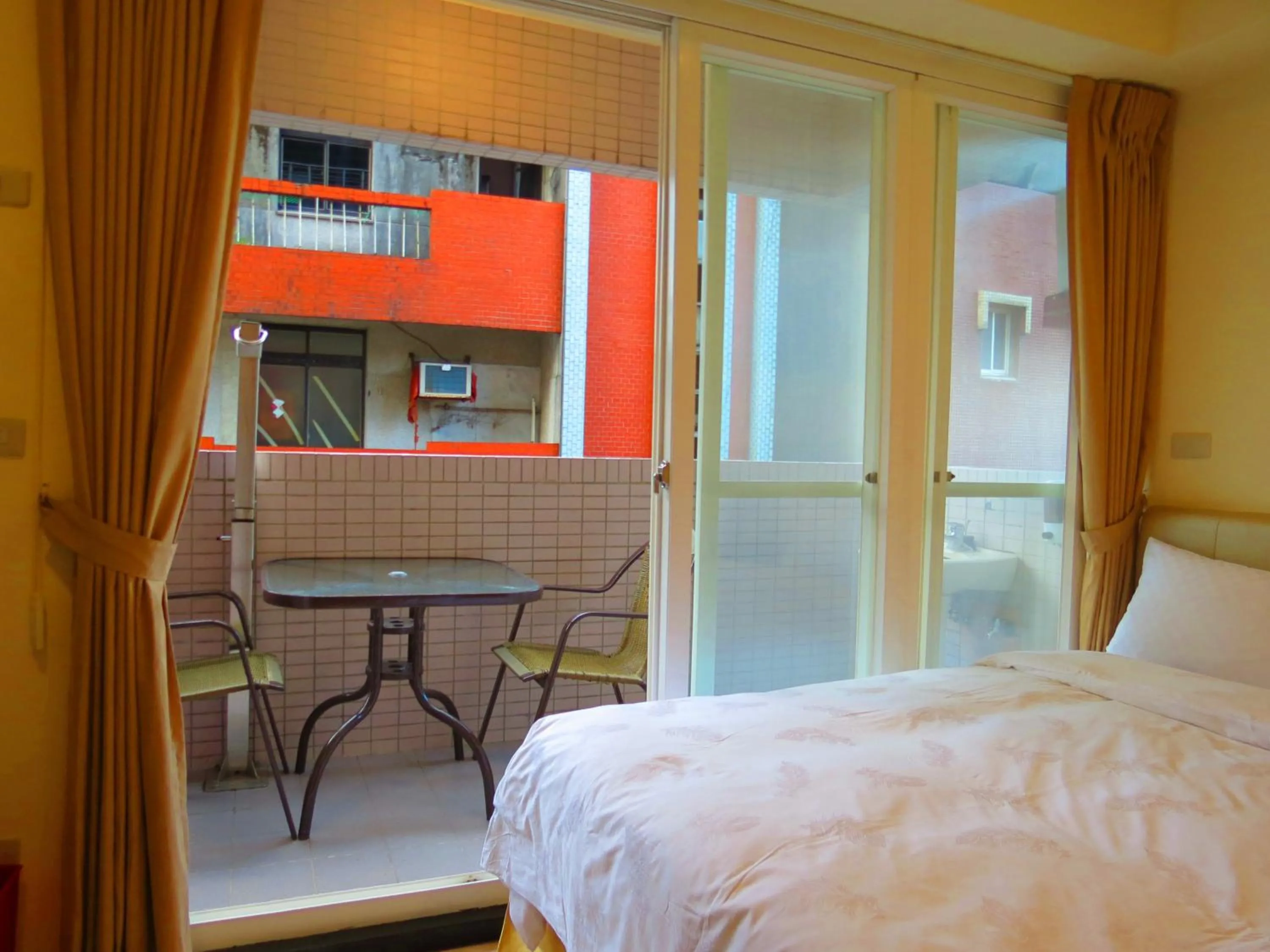 Balcony/Terrace, Bed in eZ Stay Juifen(Ruifang Station)