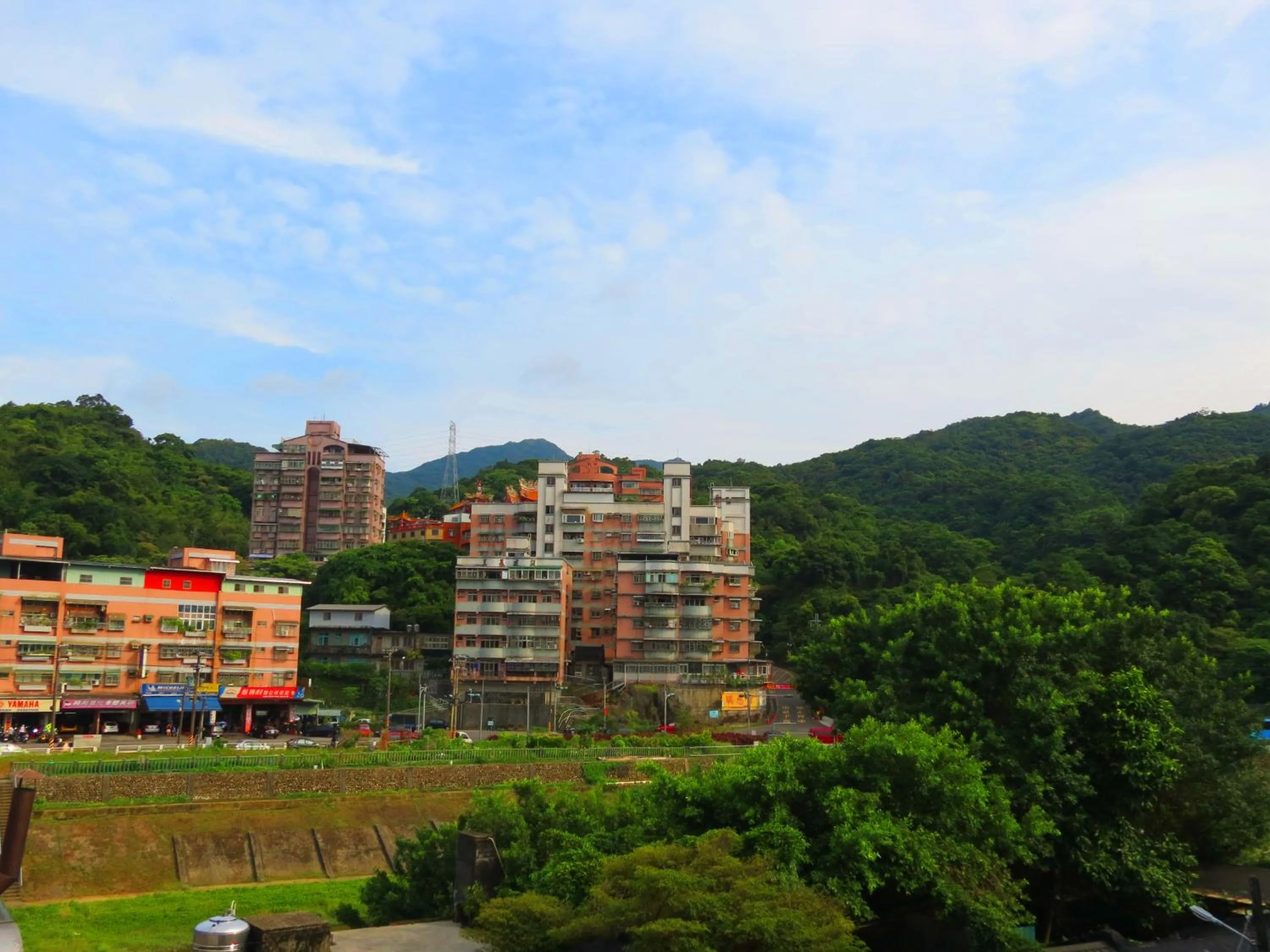 Spring in eZ Stay Juifen(Ruifang Station)