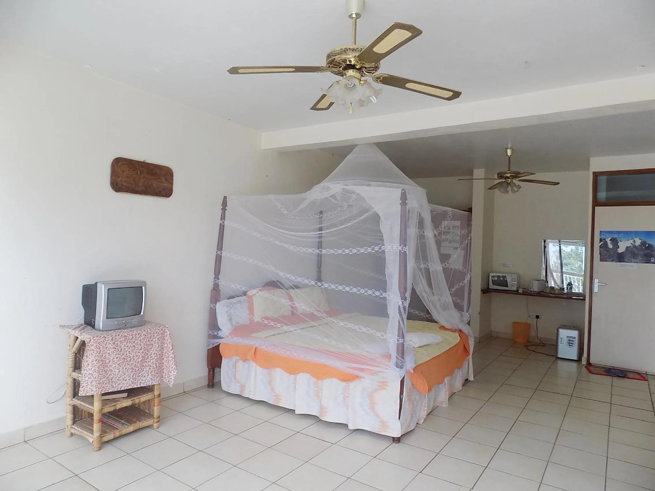 Photo of the whole room in Sunrise Apartments Hotel Fort Portal