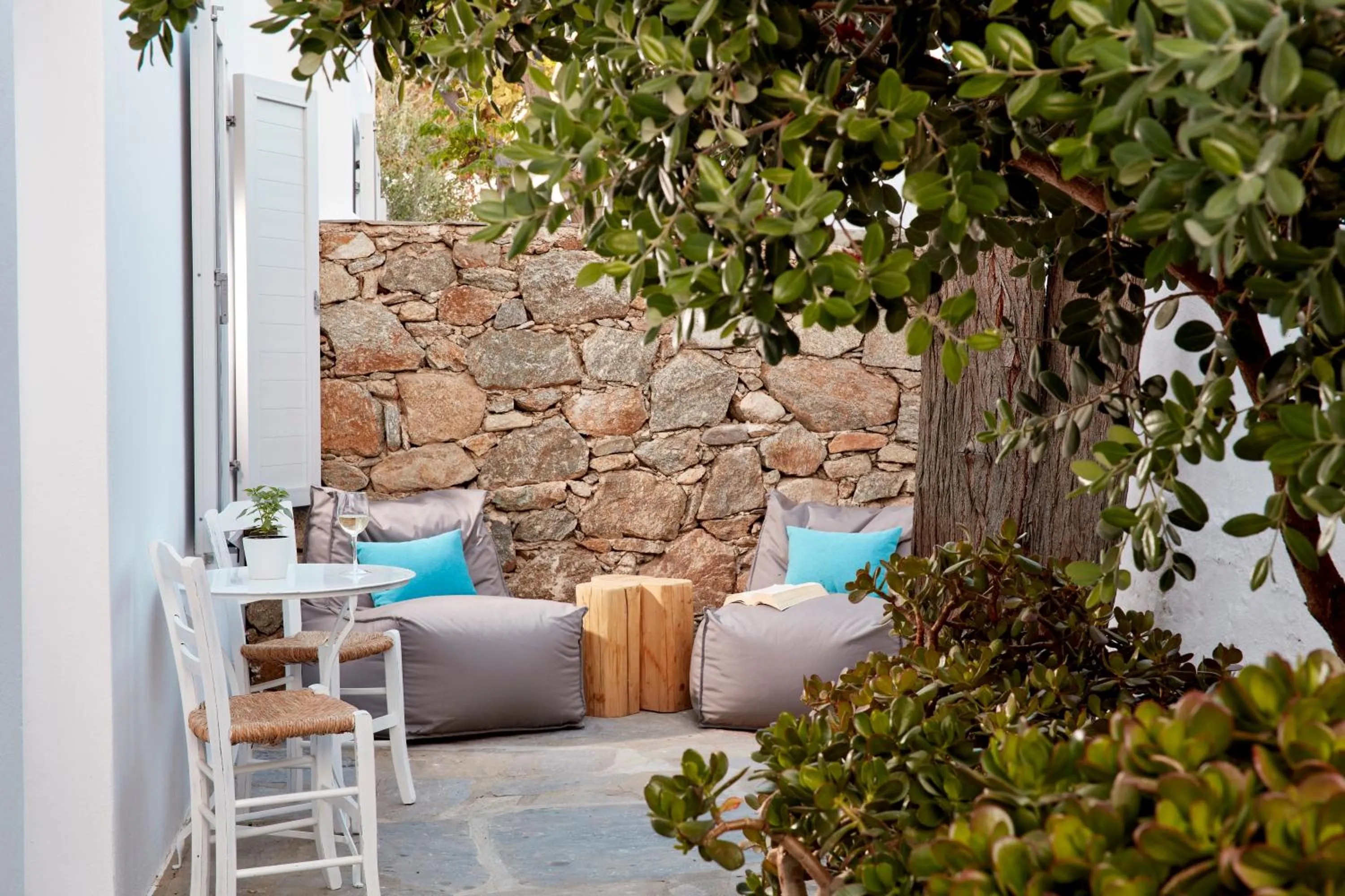 Garden in Mykonos Town Suites