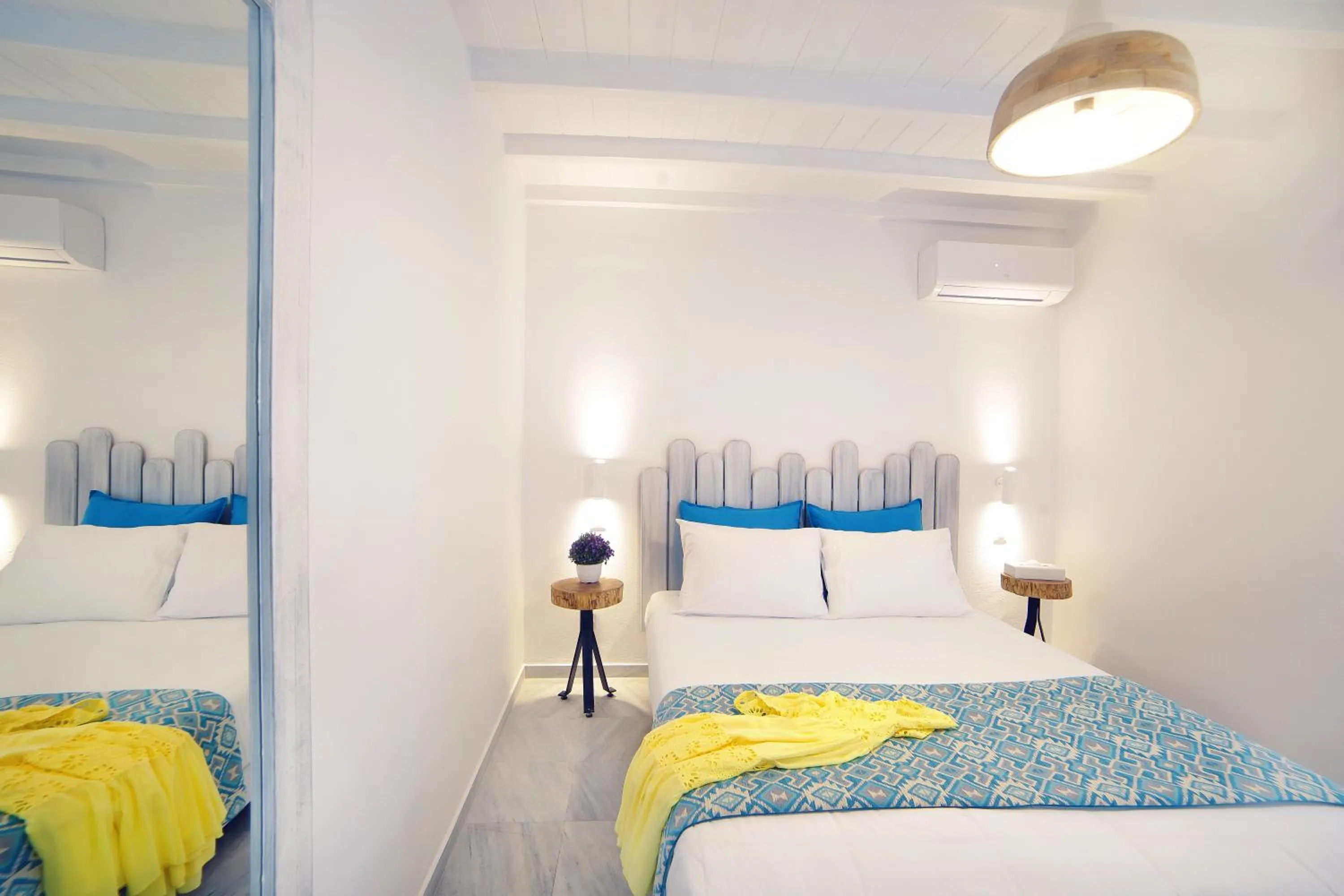 Bed in Mykonos Town Suites