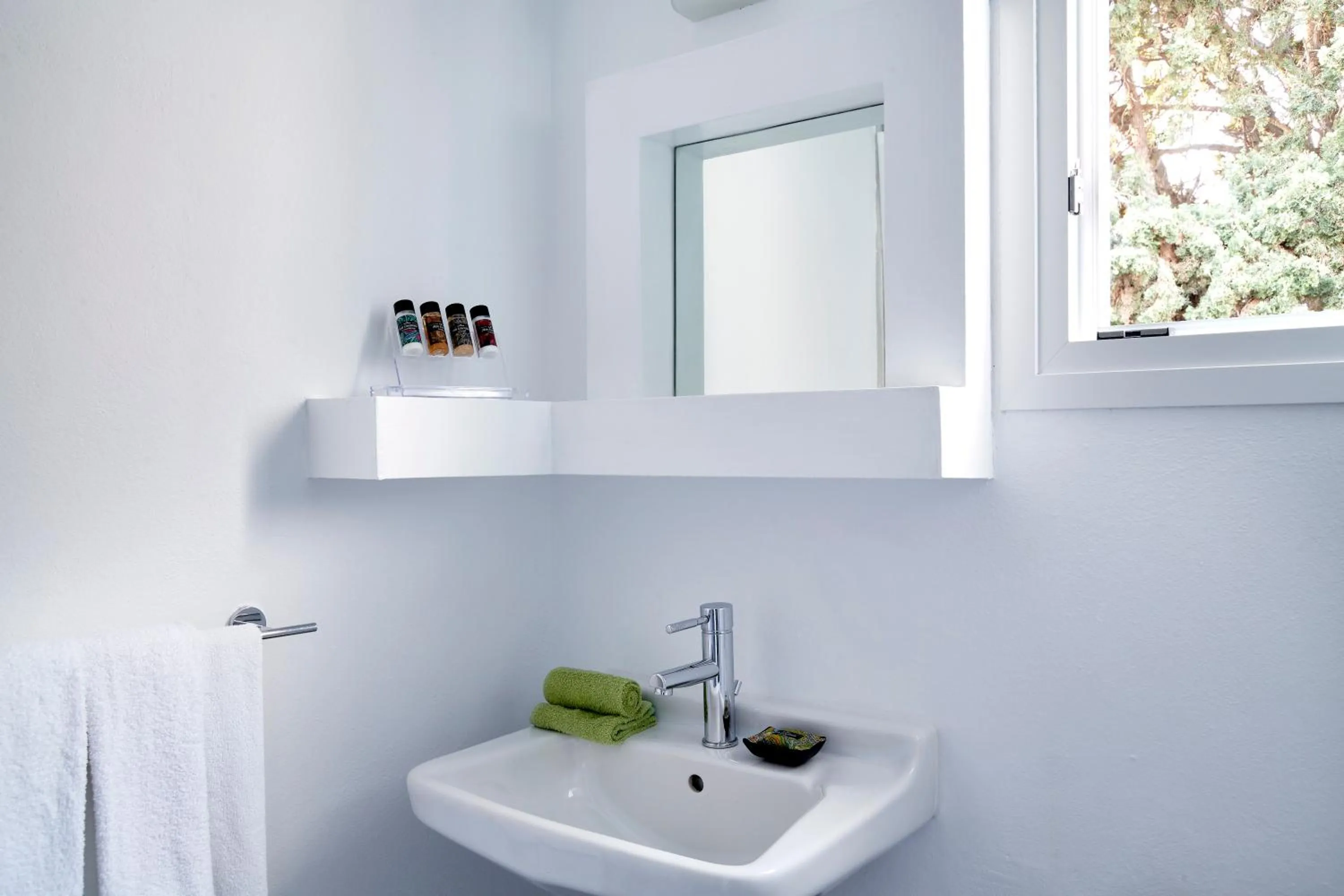 Bathroom in Mykonos Town Suites