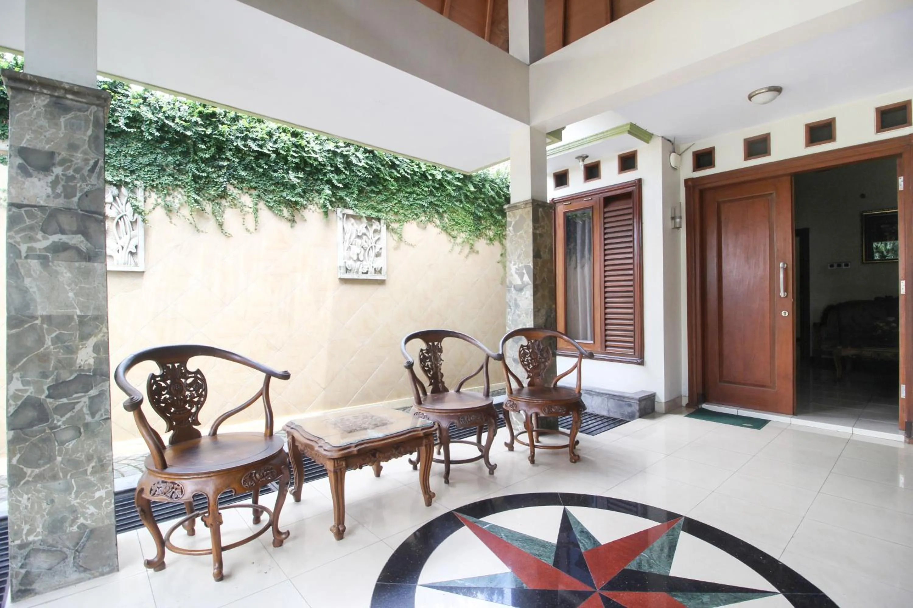 Balcony/Terrace in RedDoorz plus @ Tegal Panggung