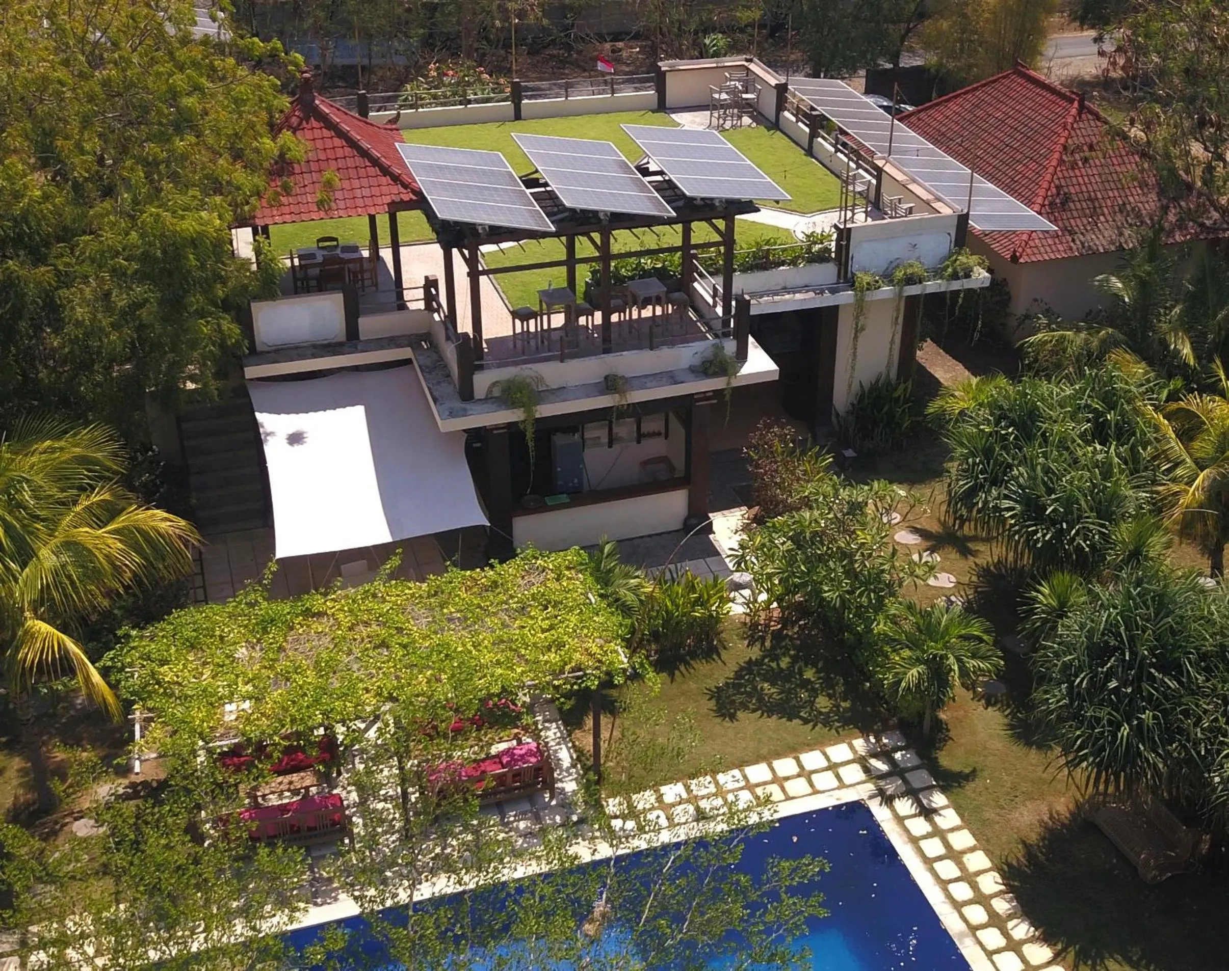 Restaurant/places to eat in Batu Ampar Menjangan