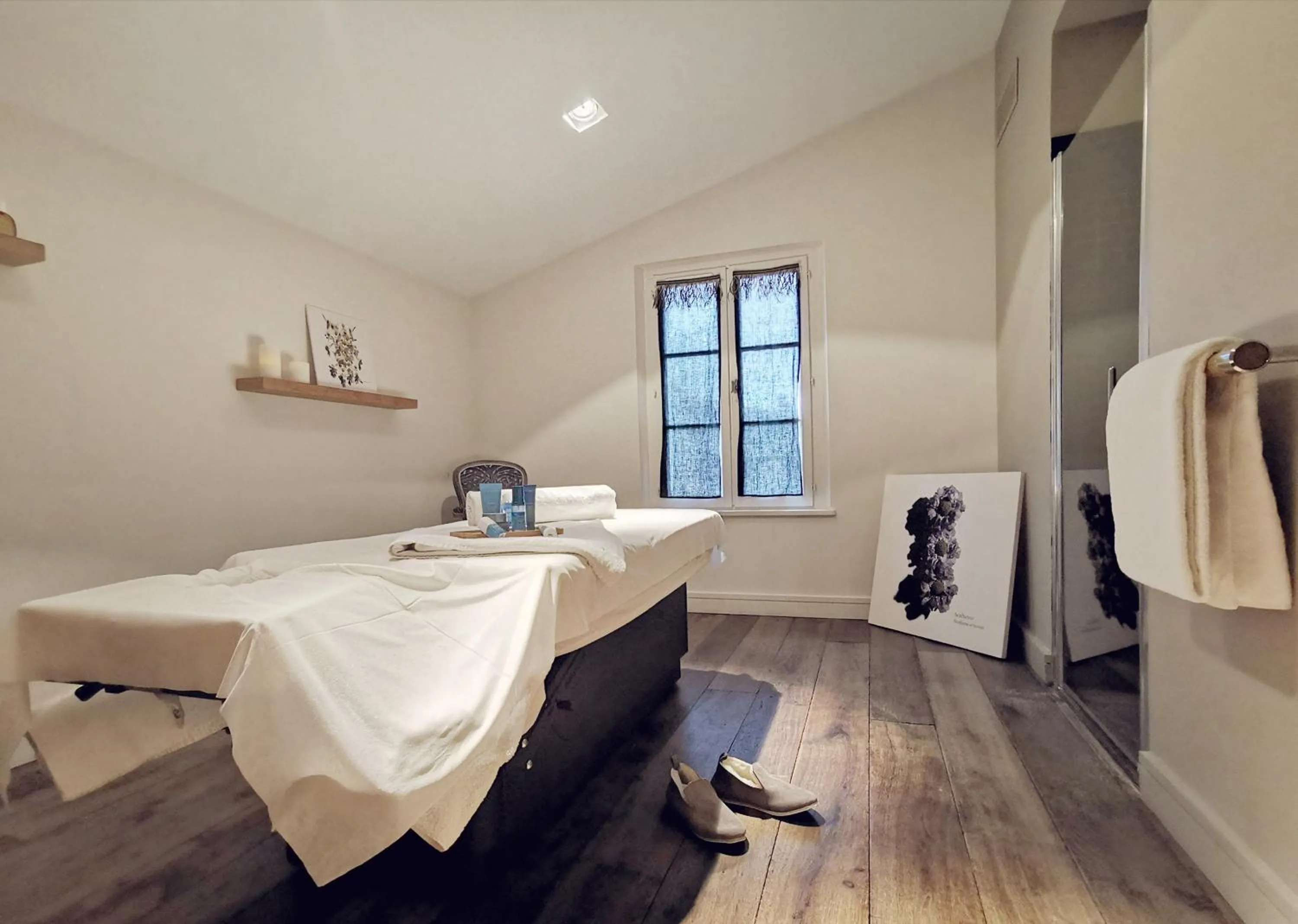 Spa and wellness centre/facilities in Le Clos Saint-Martin Hôtel & Spa