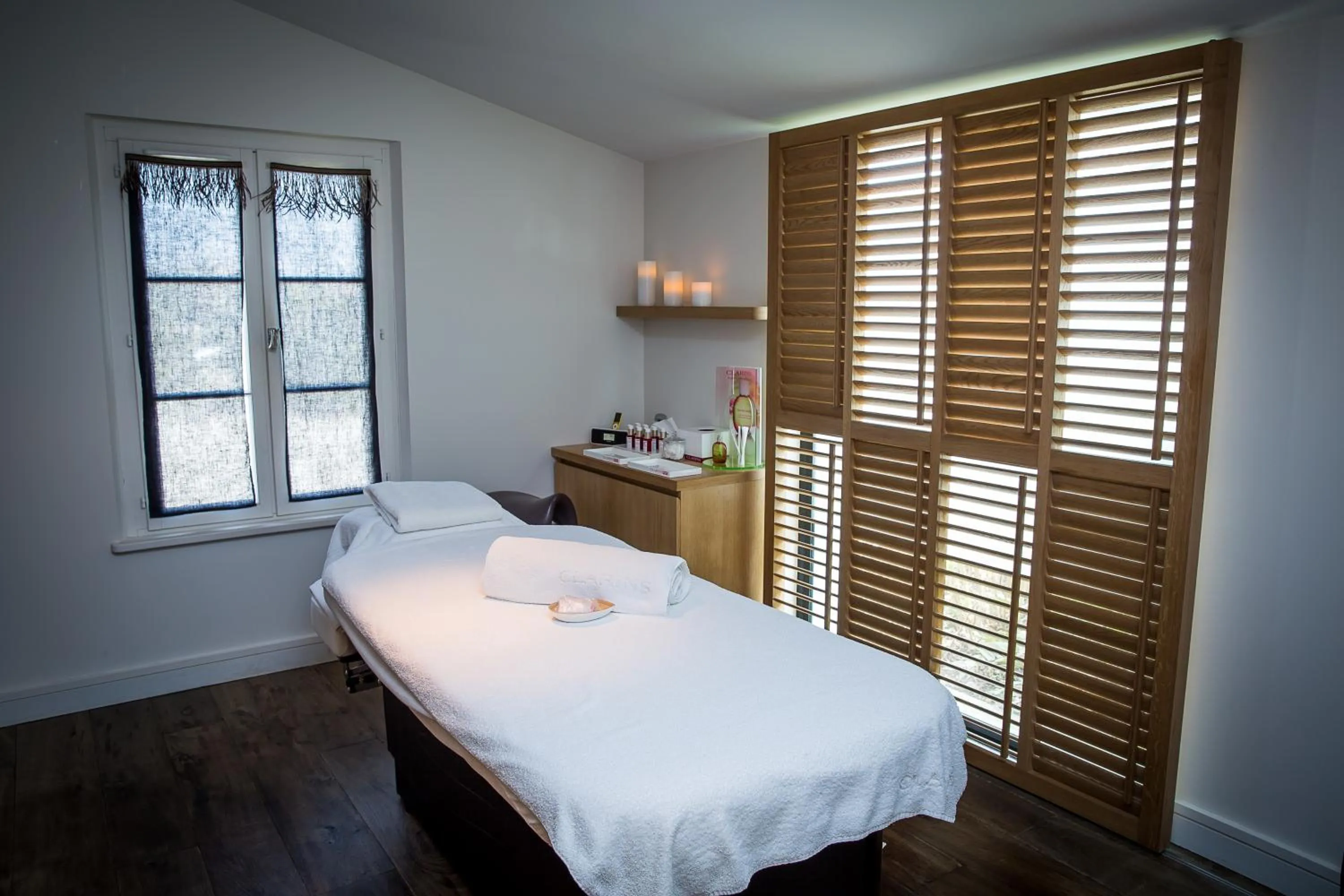 Day, Bed in Le Clos Saint-Martin Hôtel & Spa