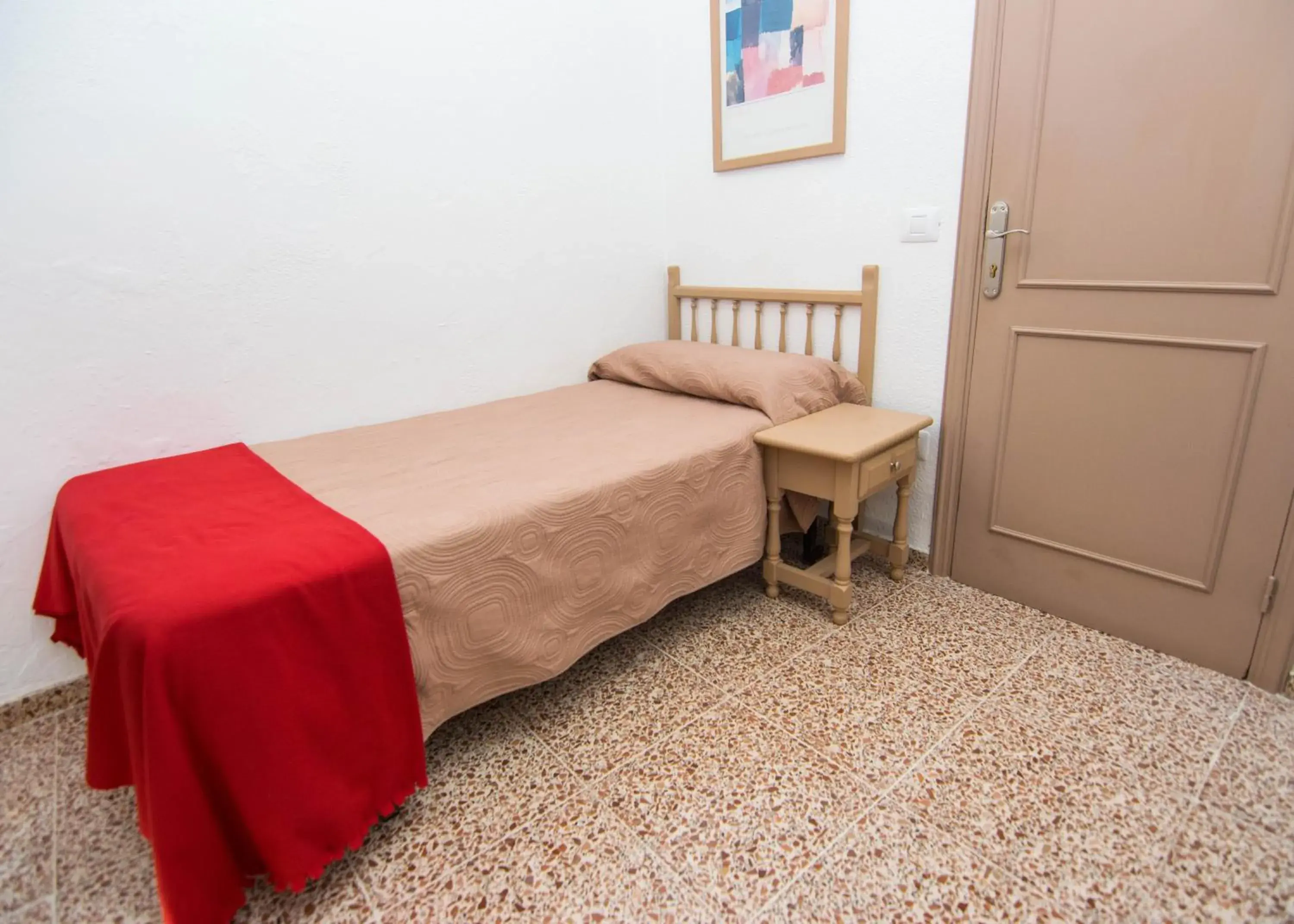 Single Room with Balcony in Pensión Alcalá Single Room with Balcony in Pensión Alcalá