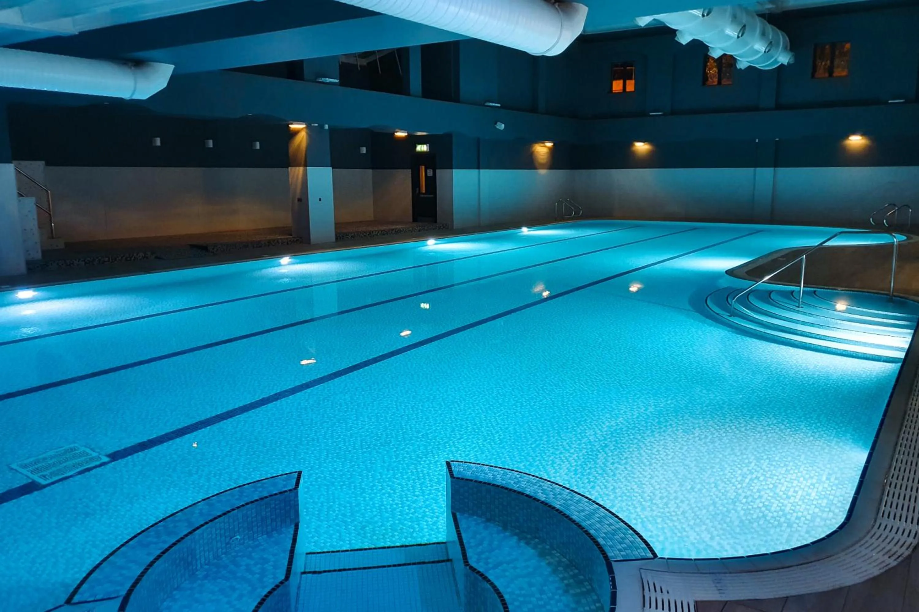 Swimming pool in Village Hotel Maidstone