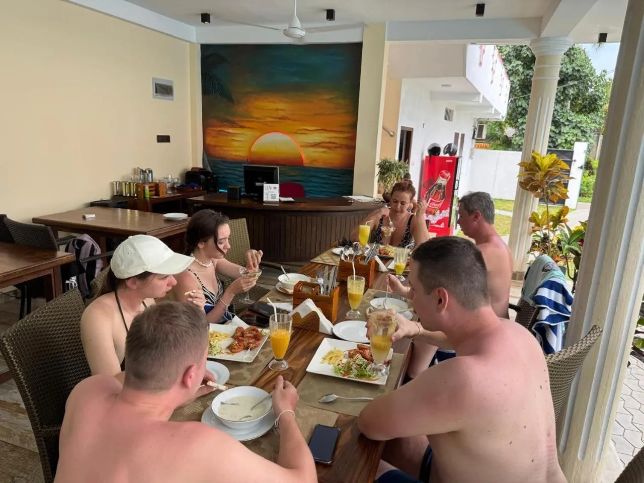 Restaurant/places to eat in White Elephant Villa & Restaurant