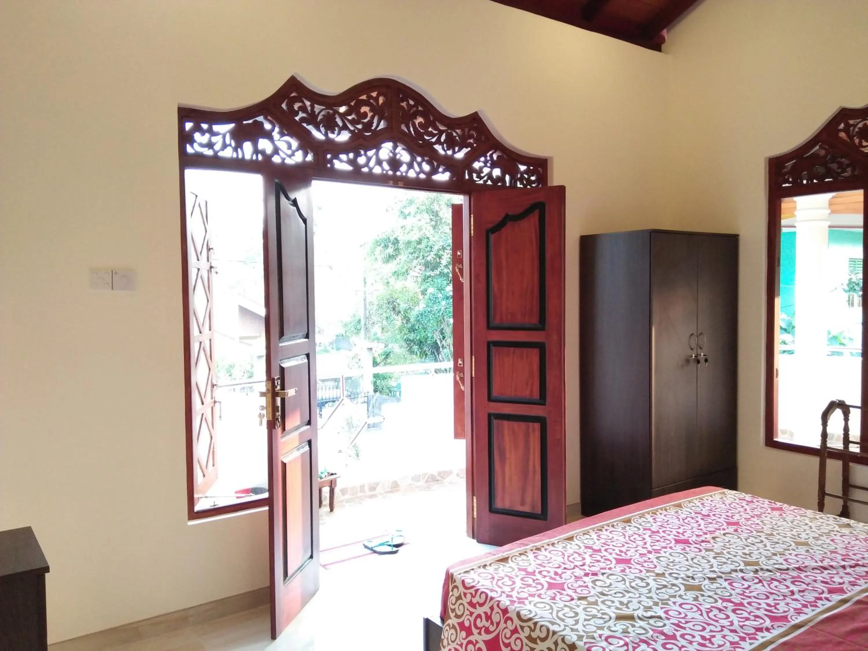 Bed in White Elephant Villa & Restaurant