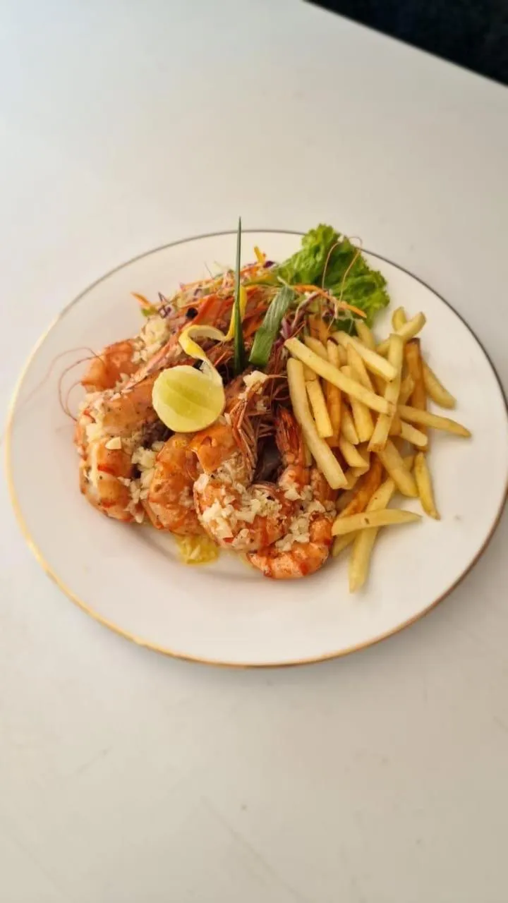 Restaurant/places to eat in White Elephant Villa & Restaurant