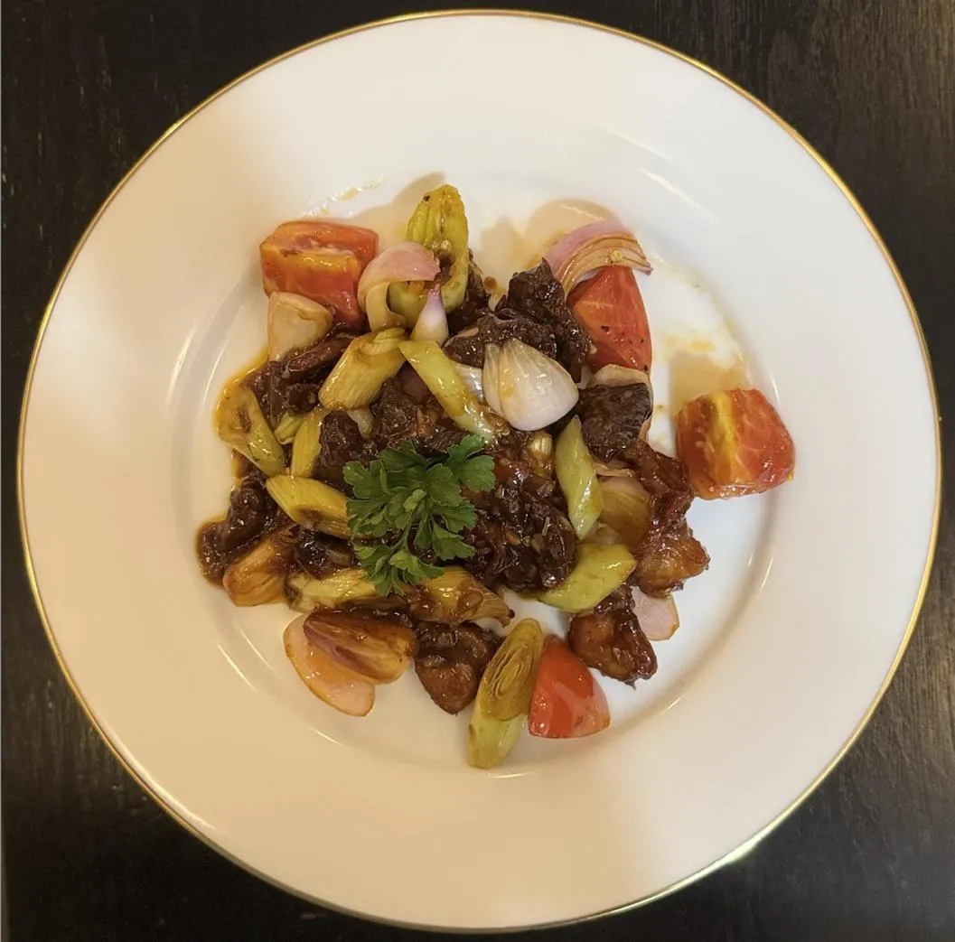 Restaurant/places to eat in White Elephant Villa & Restaurant