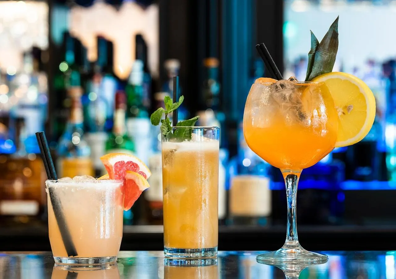 Drinks in Dukes Head Hotel Kings Lynn