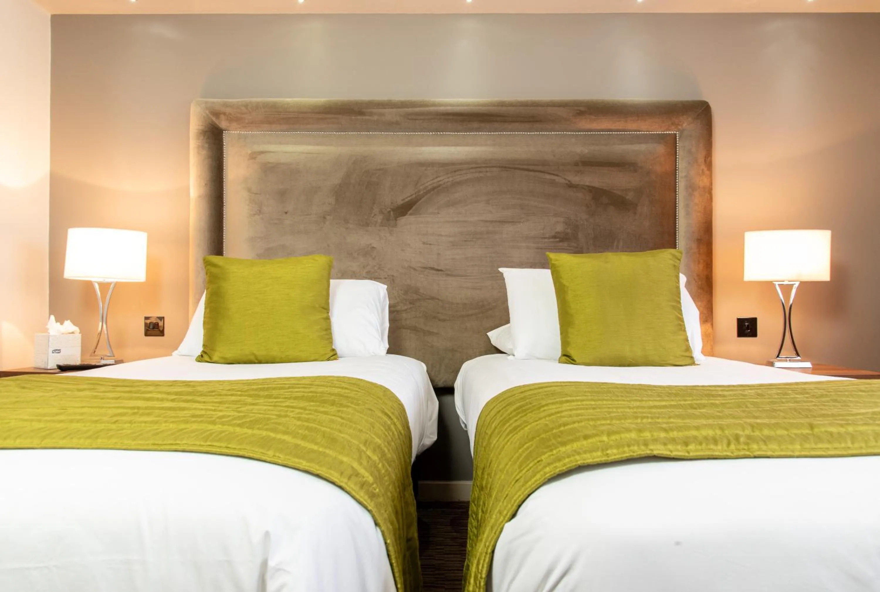 Bed in Dukes Head Hotel Kings Lynn