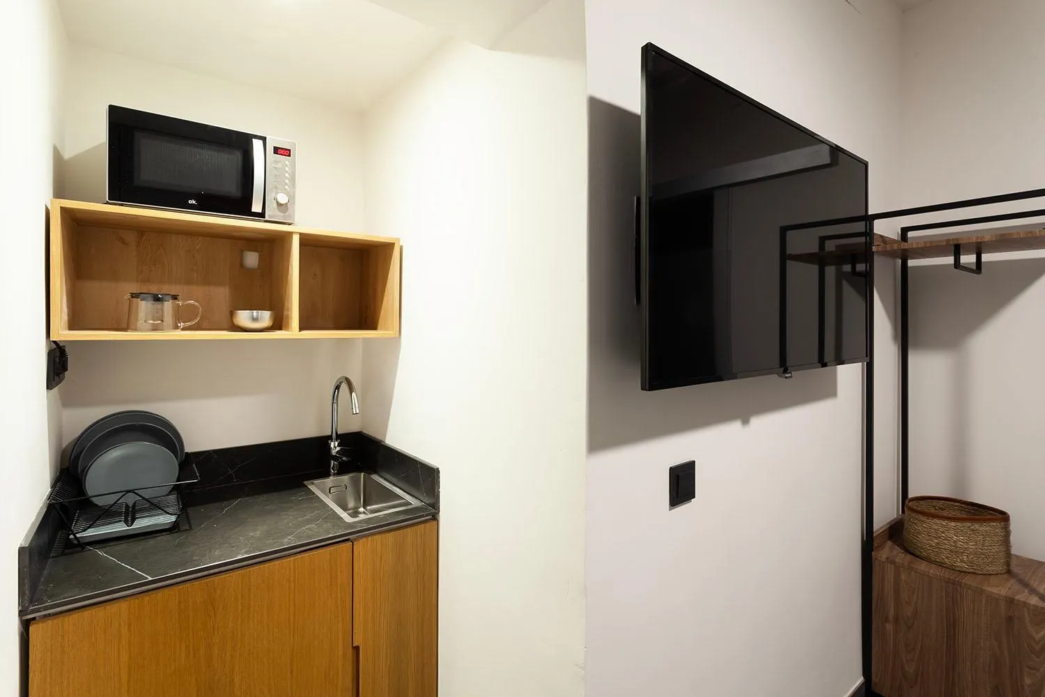 TV and multimedia in Welldone Cathedral