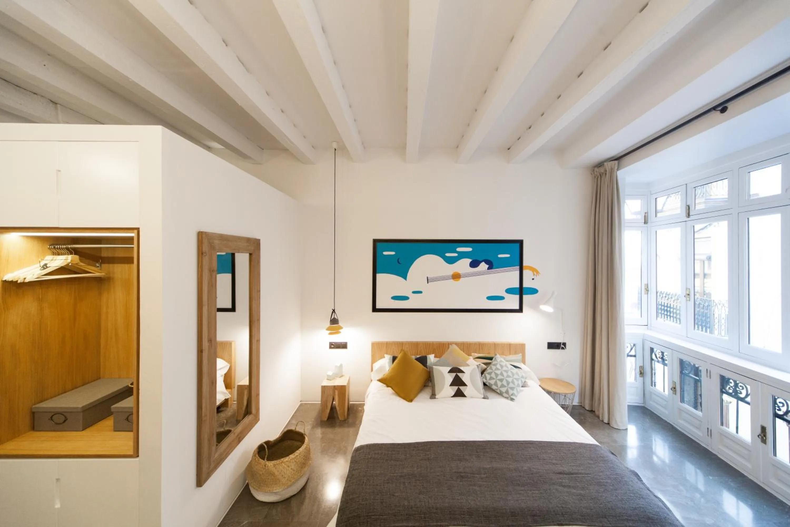 Photo of the whole room, Bed in Welldone Cathedral