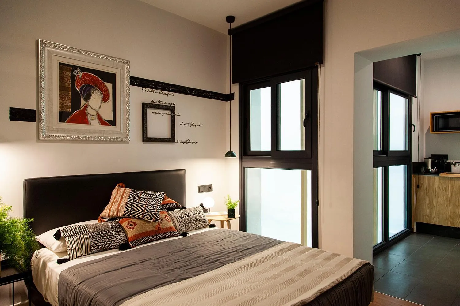 Kitchen or kitchenette, Bed in Welldone Cathedral