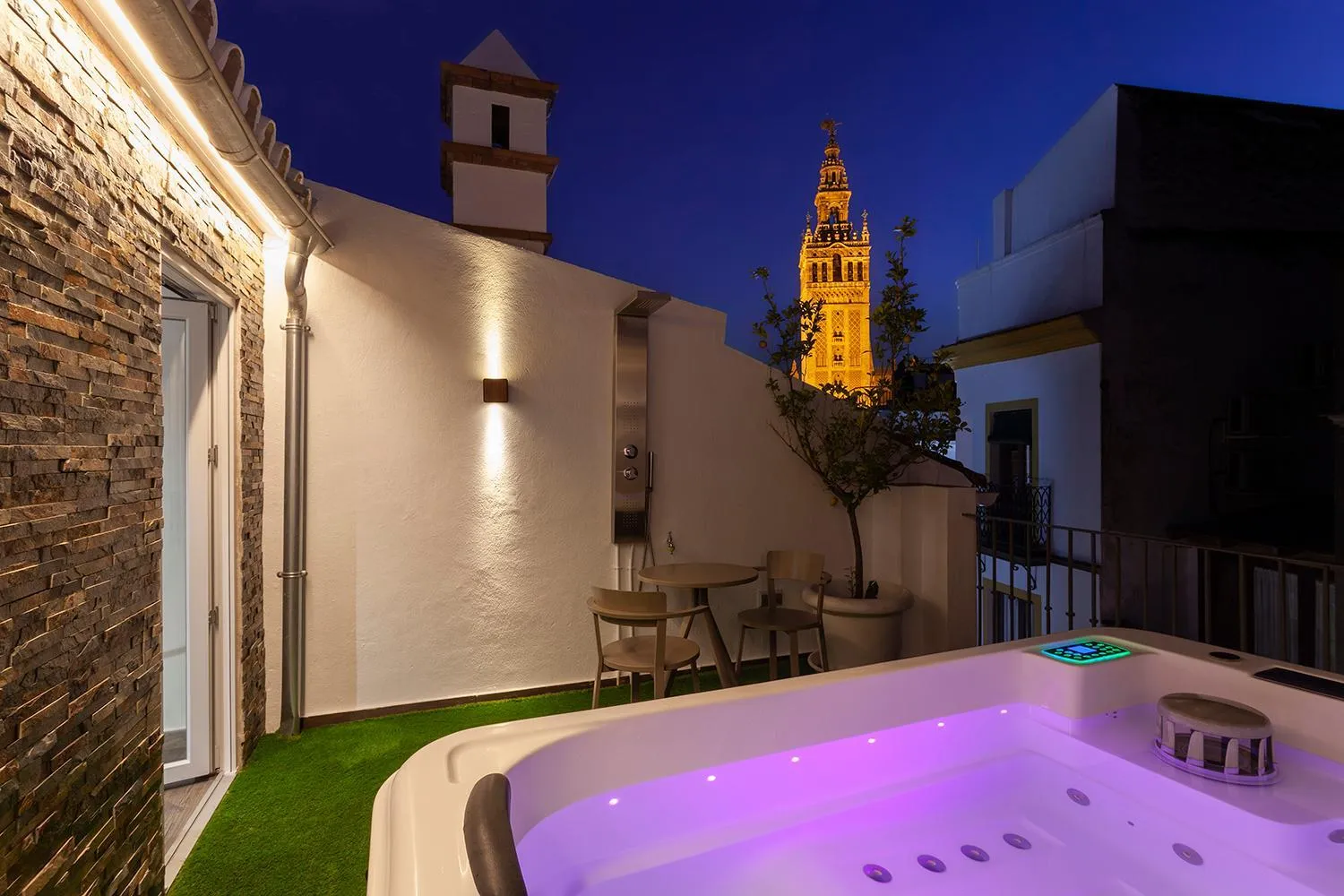 Hot Tub in Welldone Cathedral