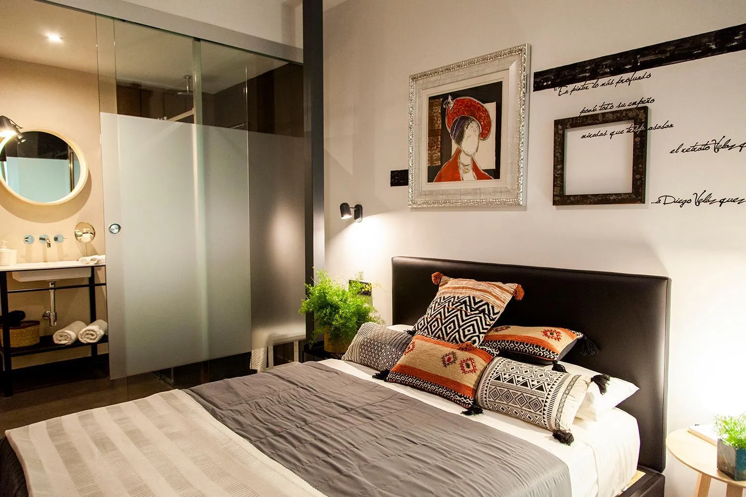 Bedroom, Bed in Welldone Cathedral