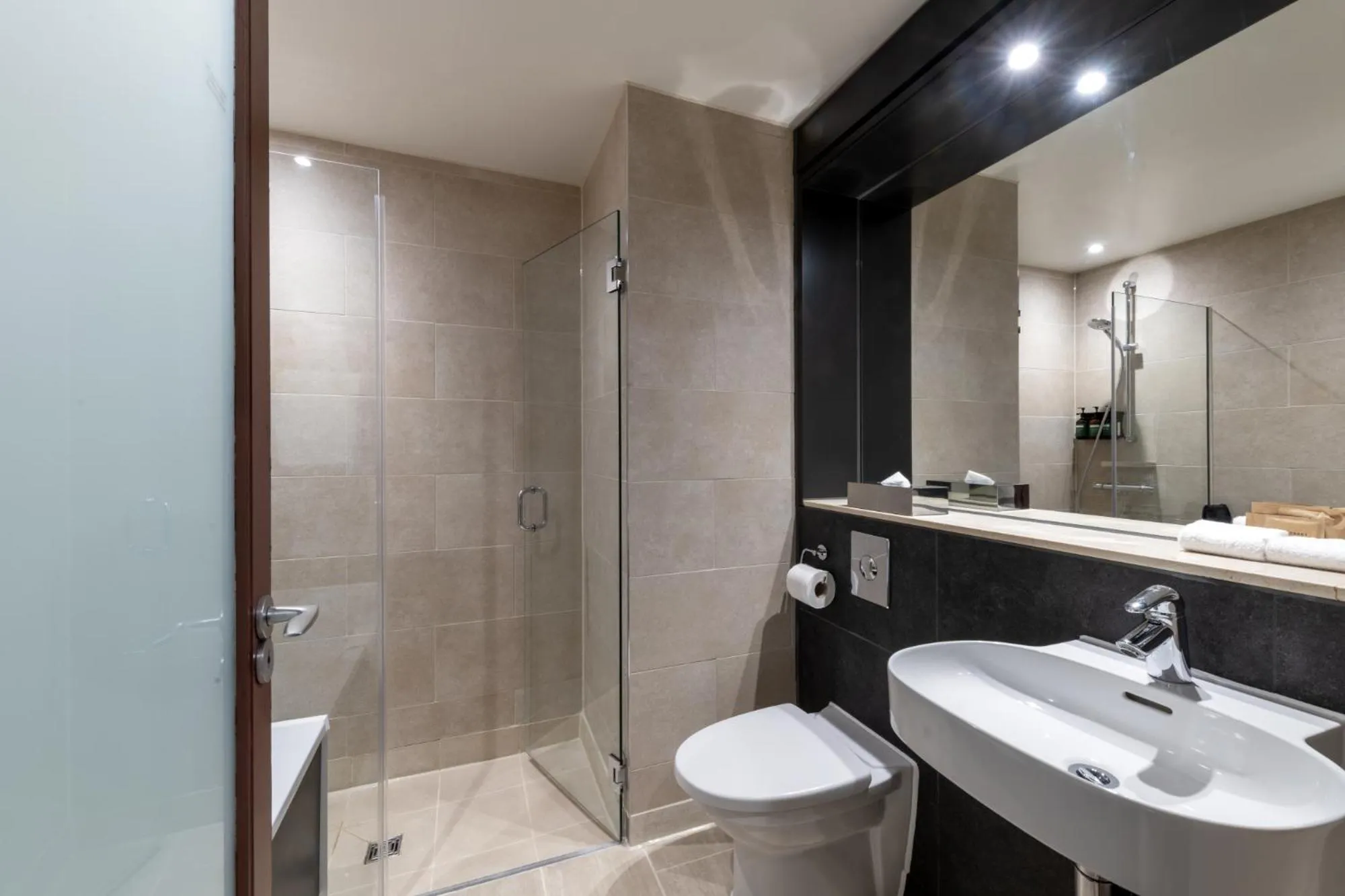 Shower in Apex City of Edinburgh Hotel