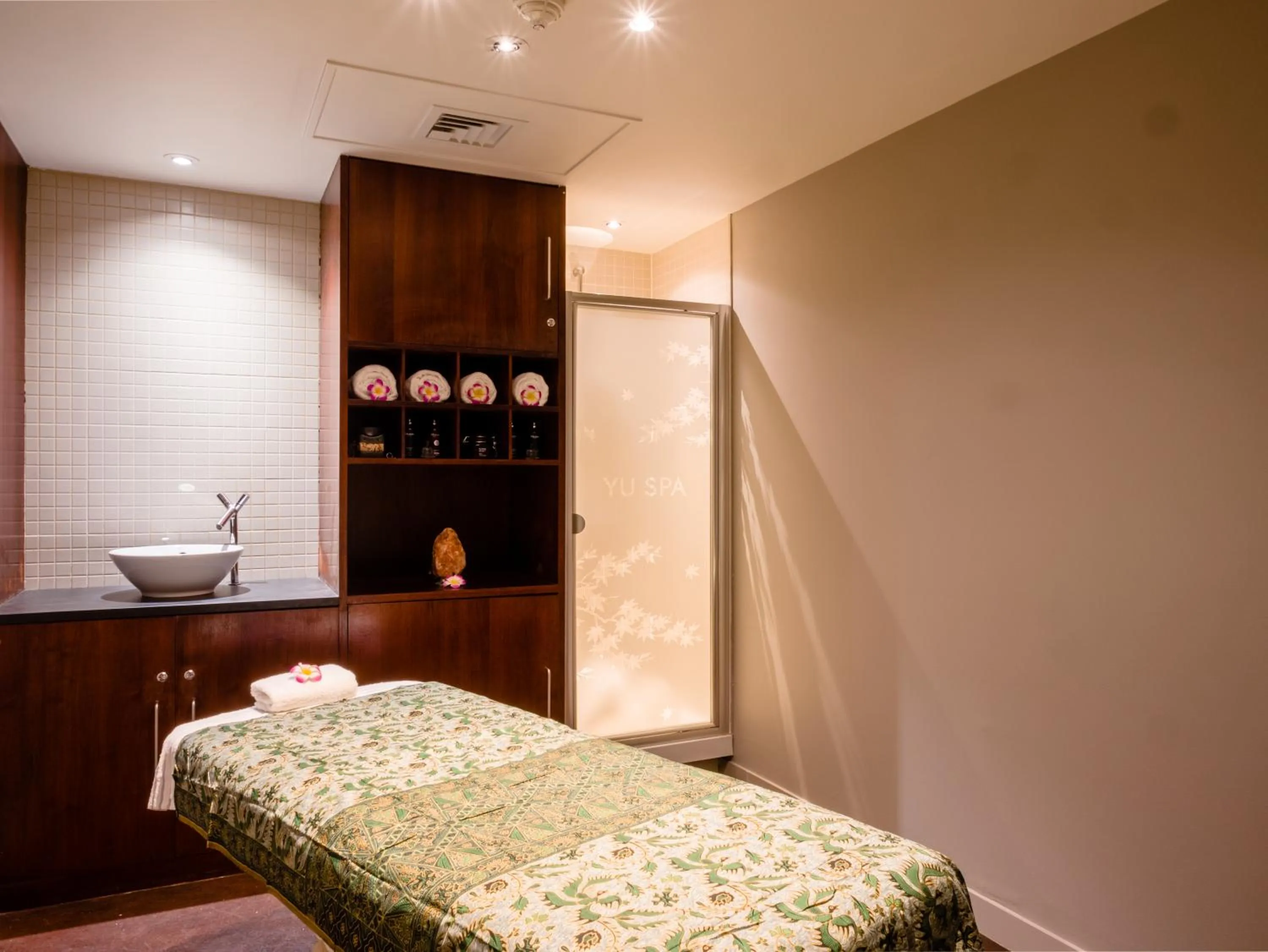Spa and wellness centre/facilities, Bed in Apex City Quay Hotel & Spa