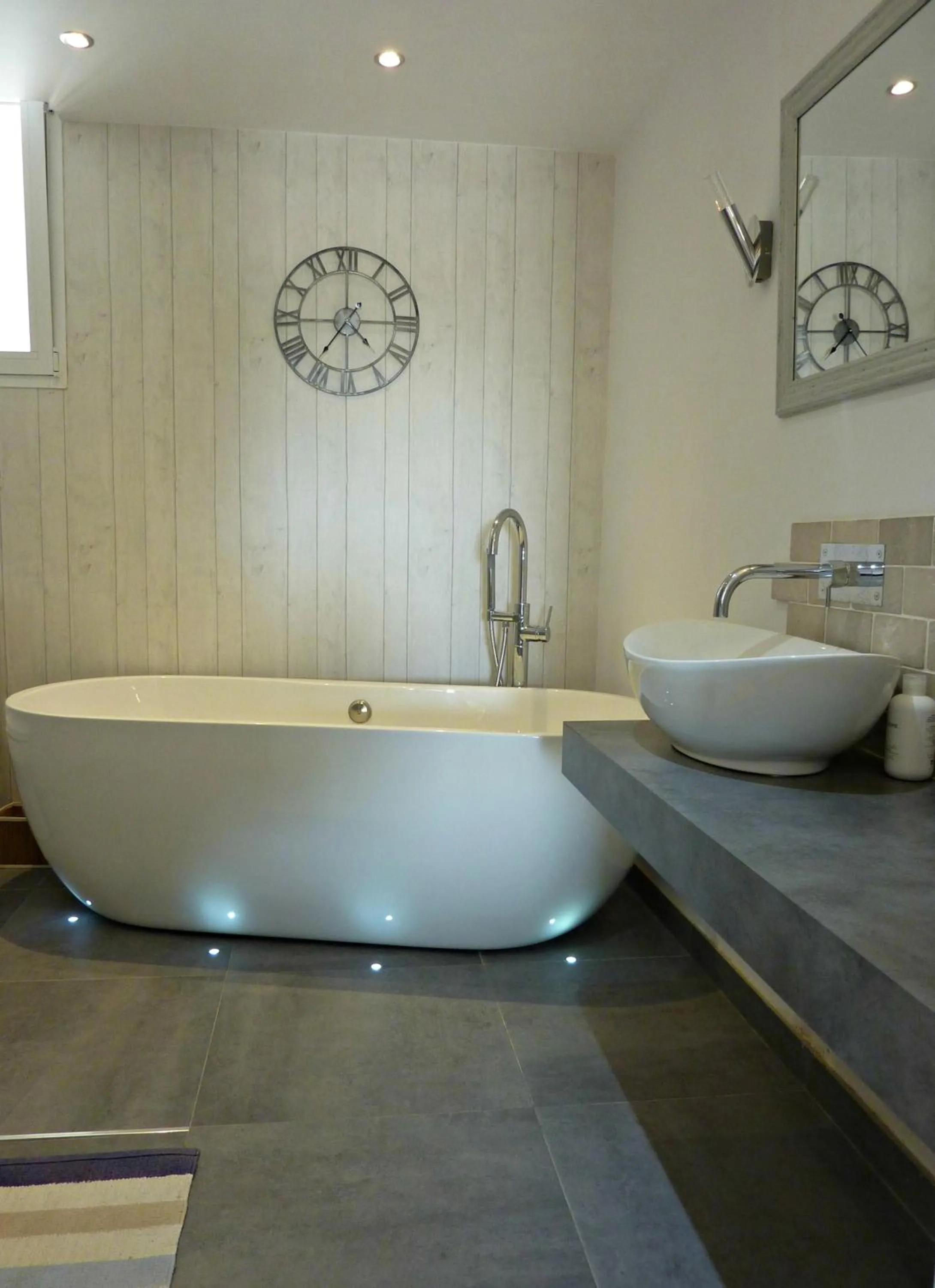 Bathroom in Villa Breeze Boutique Guest Rooms, Marbella