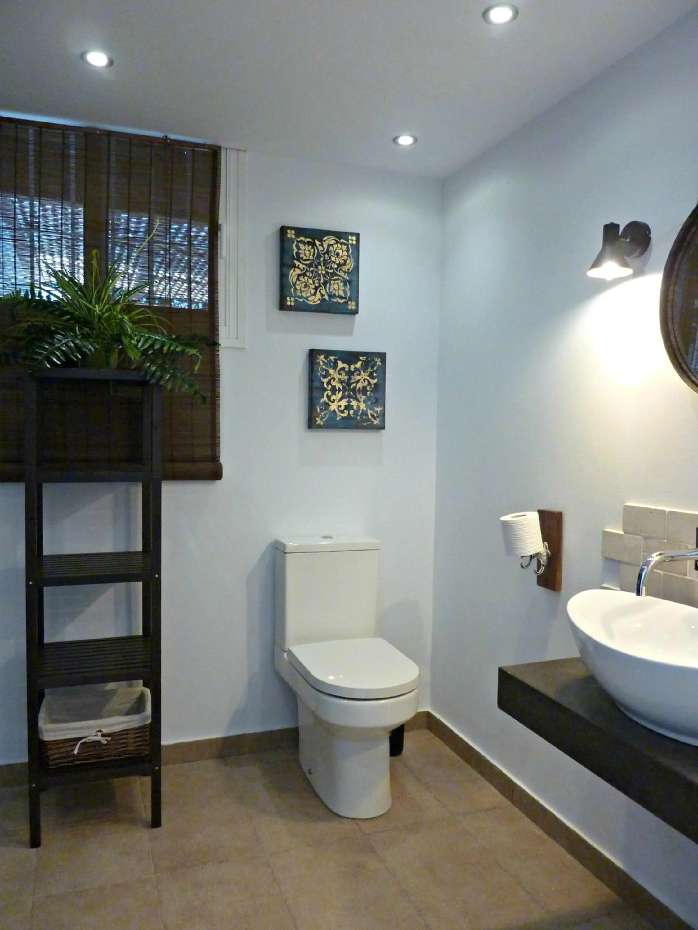 Bathroom in Villa Breeze Boutique Guest Rooms, Marbella