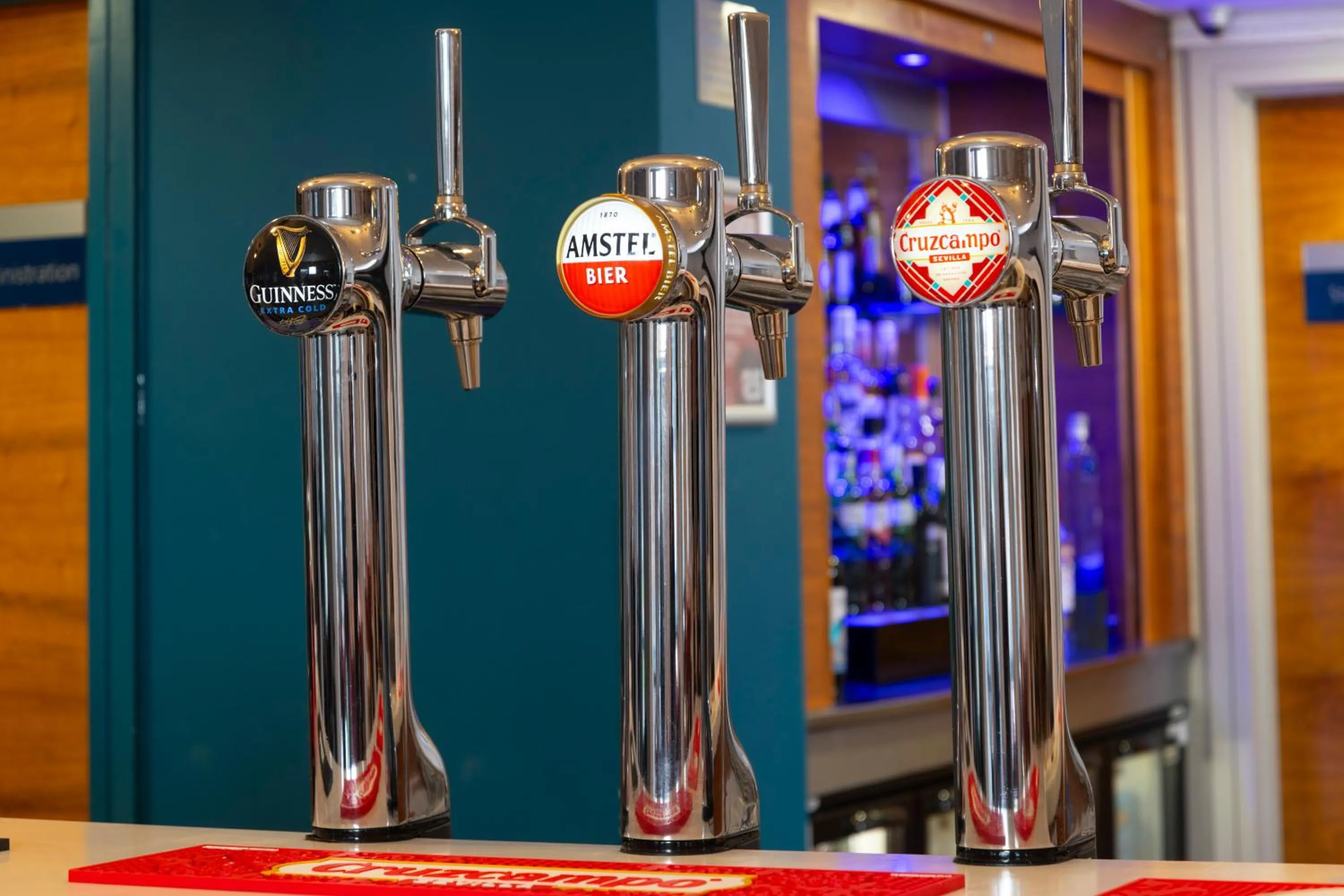 Lounge or bar in Holiday Inn Express Stevenage by IHG